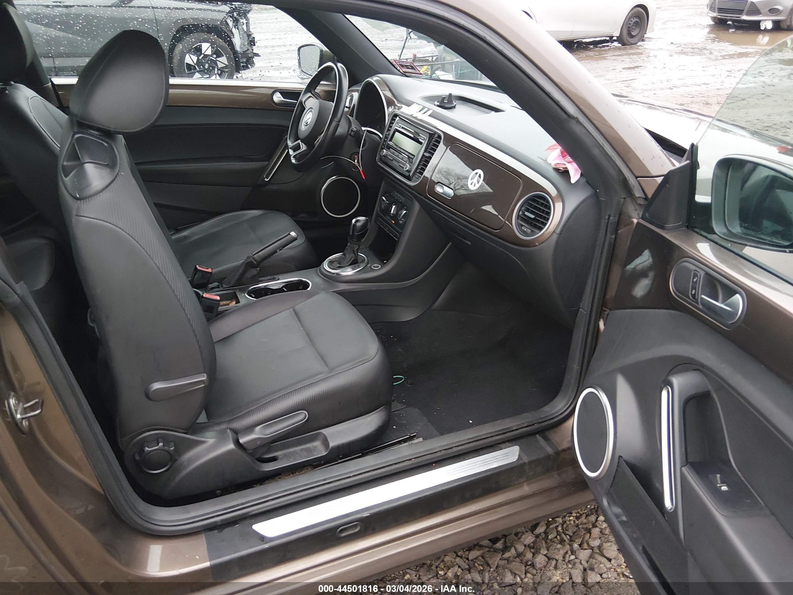 VOLKSWAGEN BEETLE image 5
