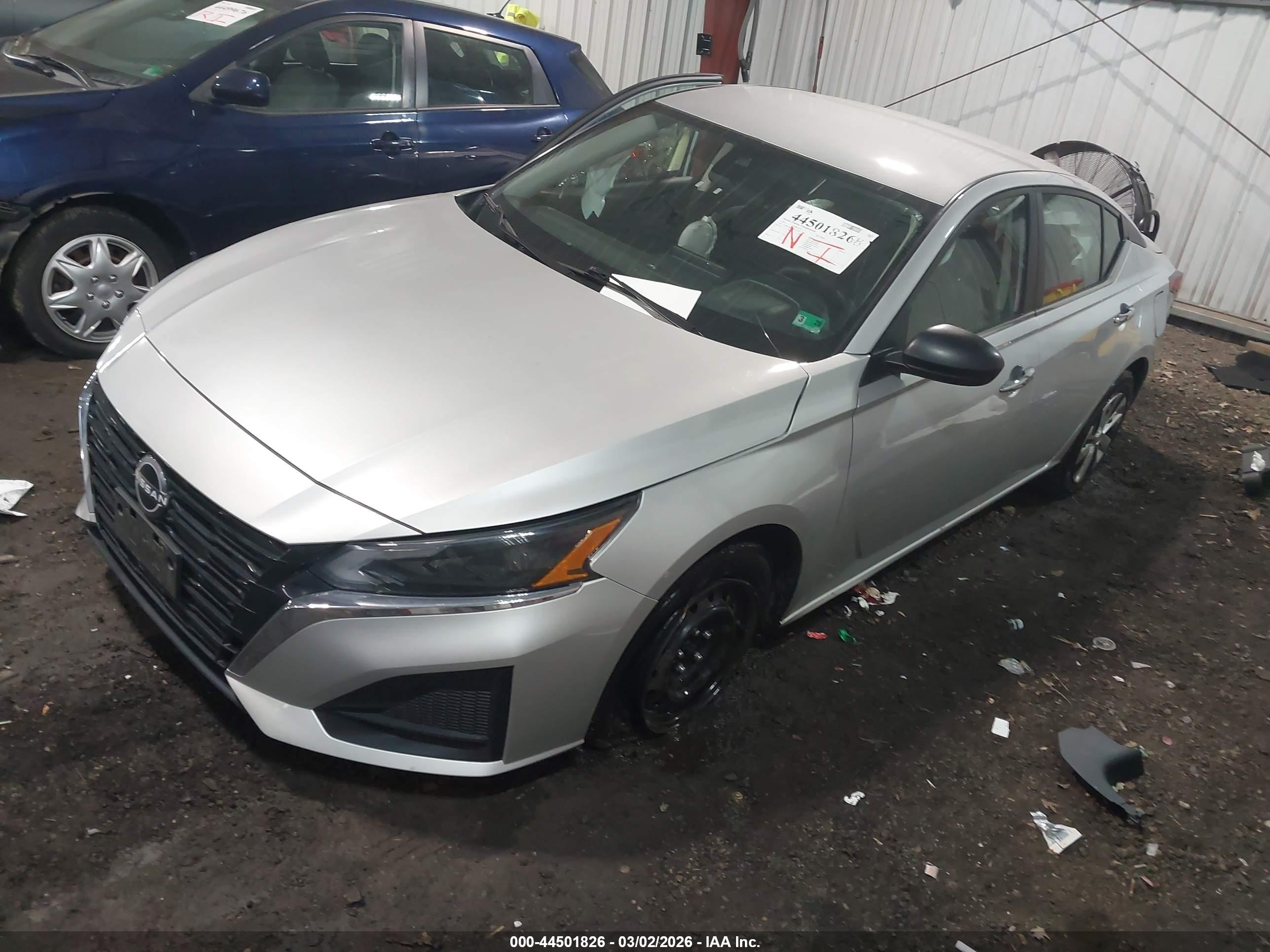 NISSAN ALTIMA image 2