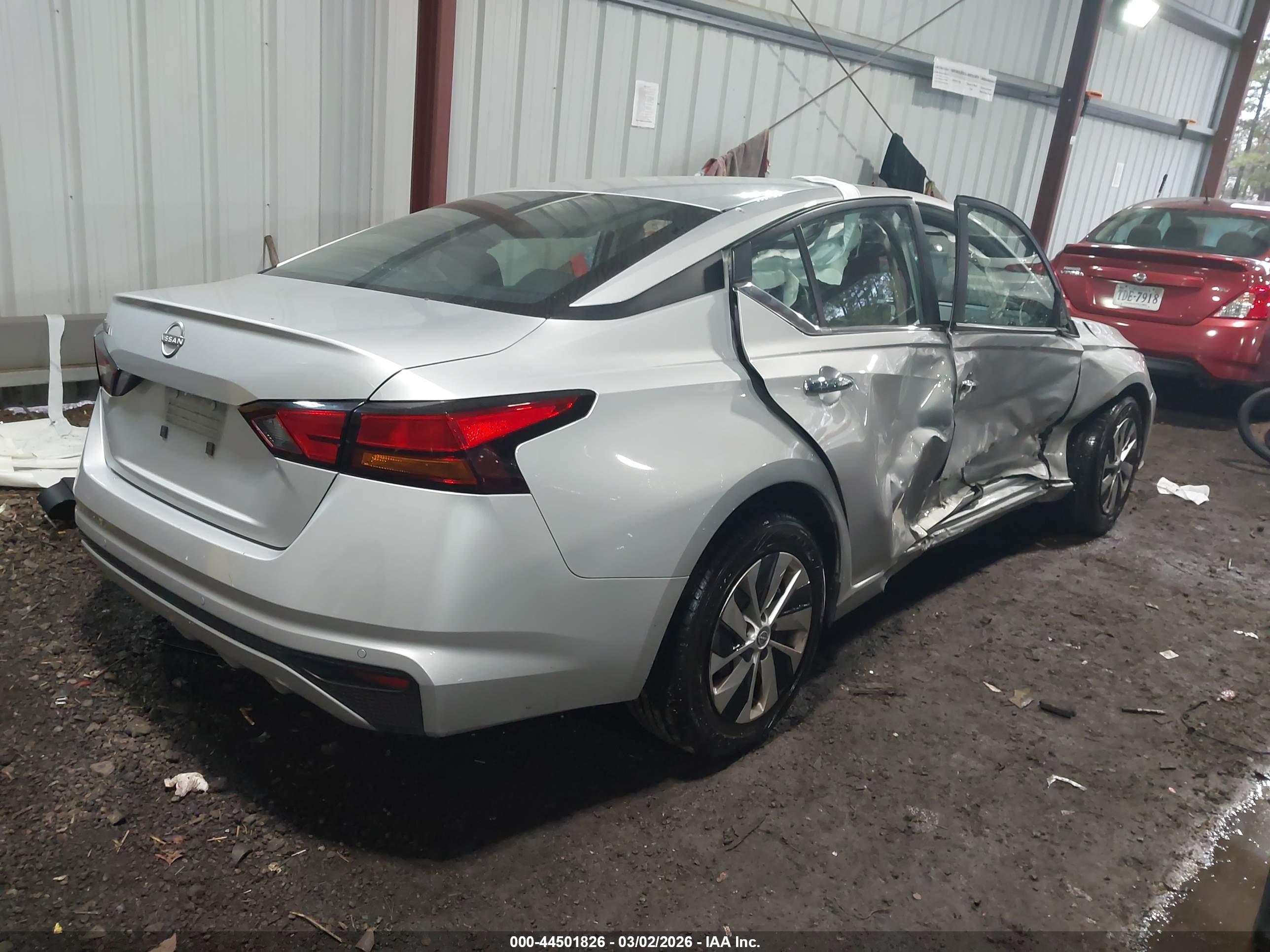 NISSAN ALTIMA image 4