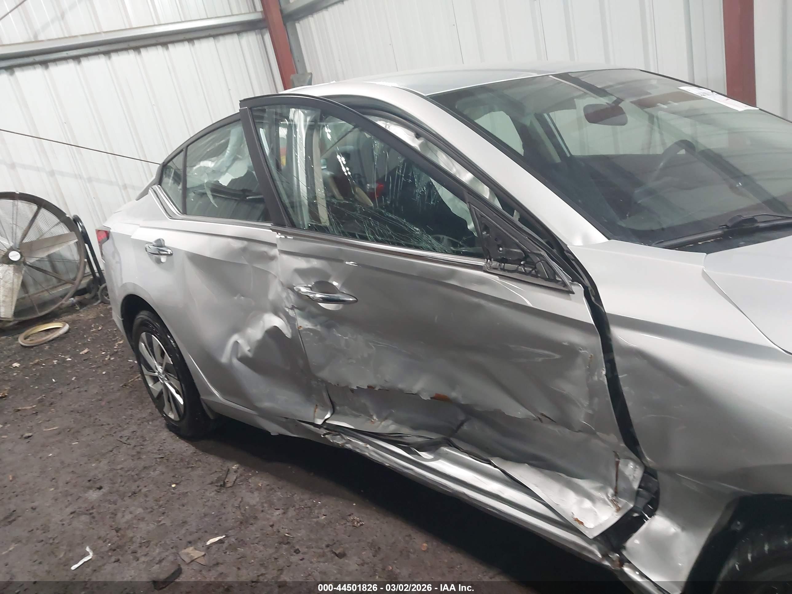 NISSAN ALTIMA image 6