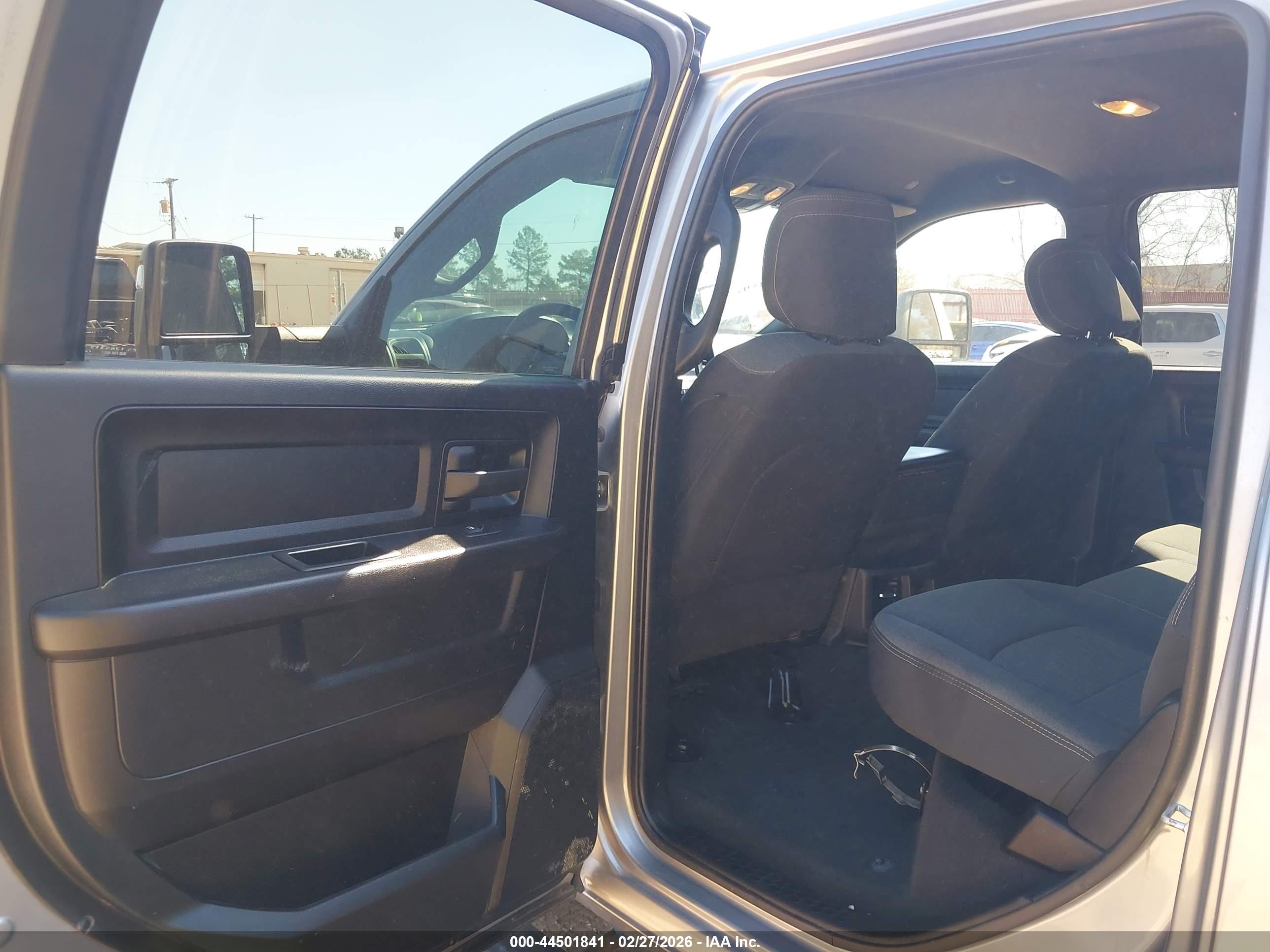 RAM 3500 image 8