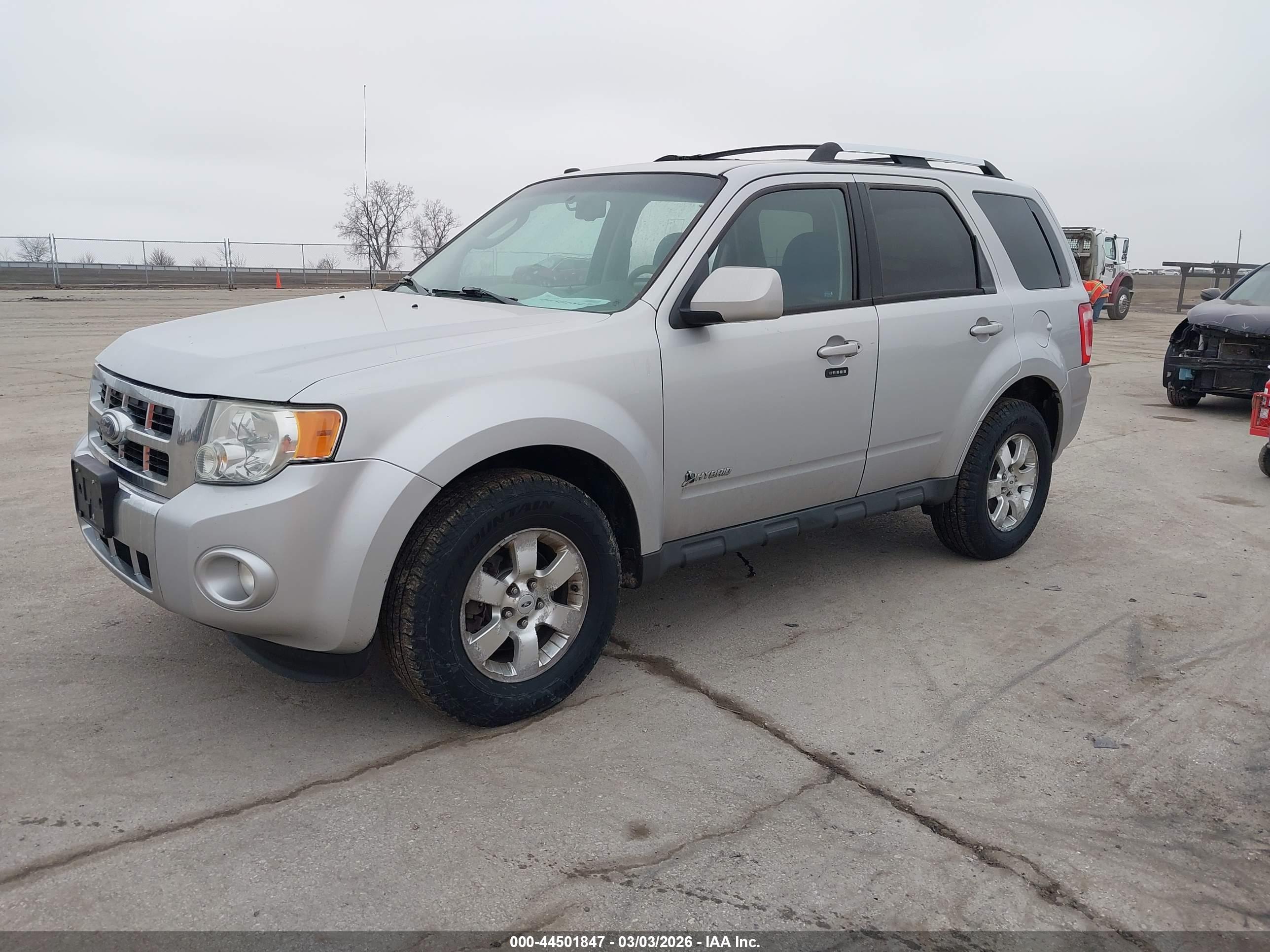 FORD ESCAPE image 2