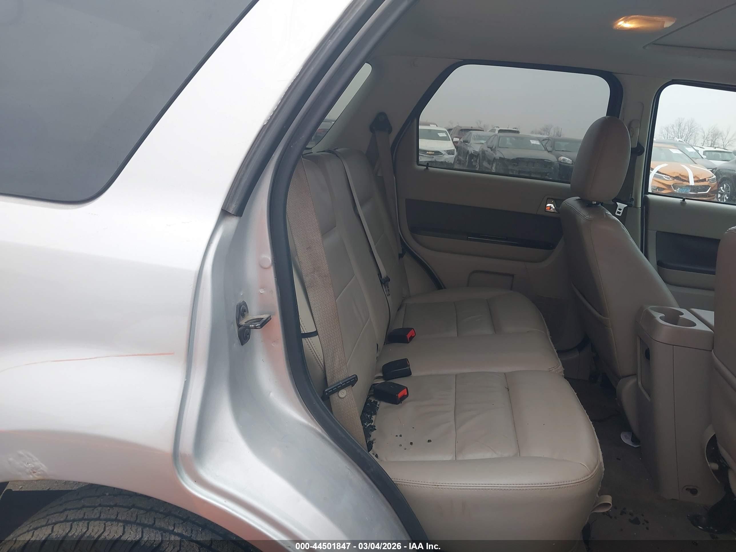 FORD ESCAPE image 8