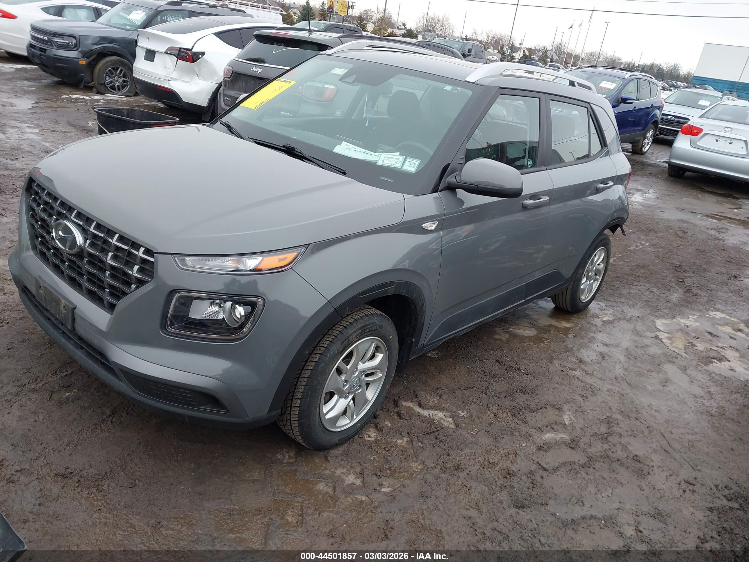 HYUNDAI VENUE image 2