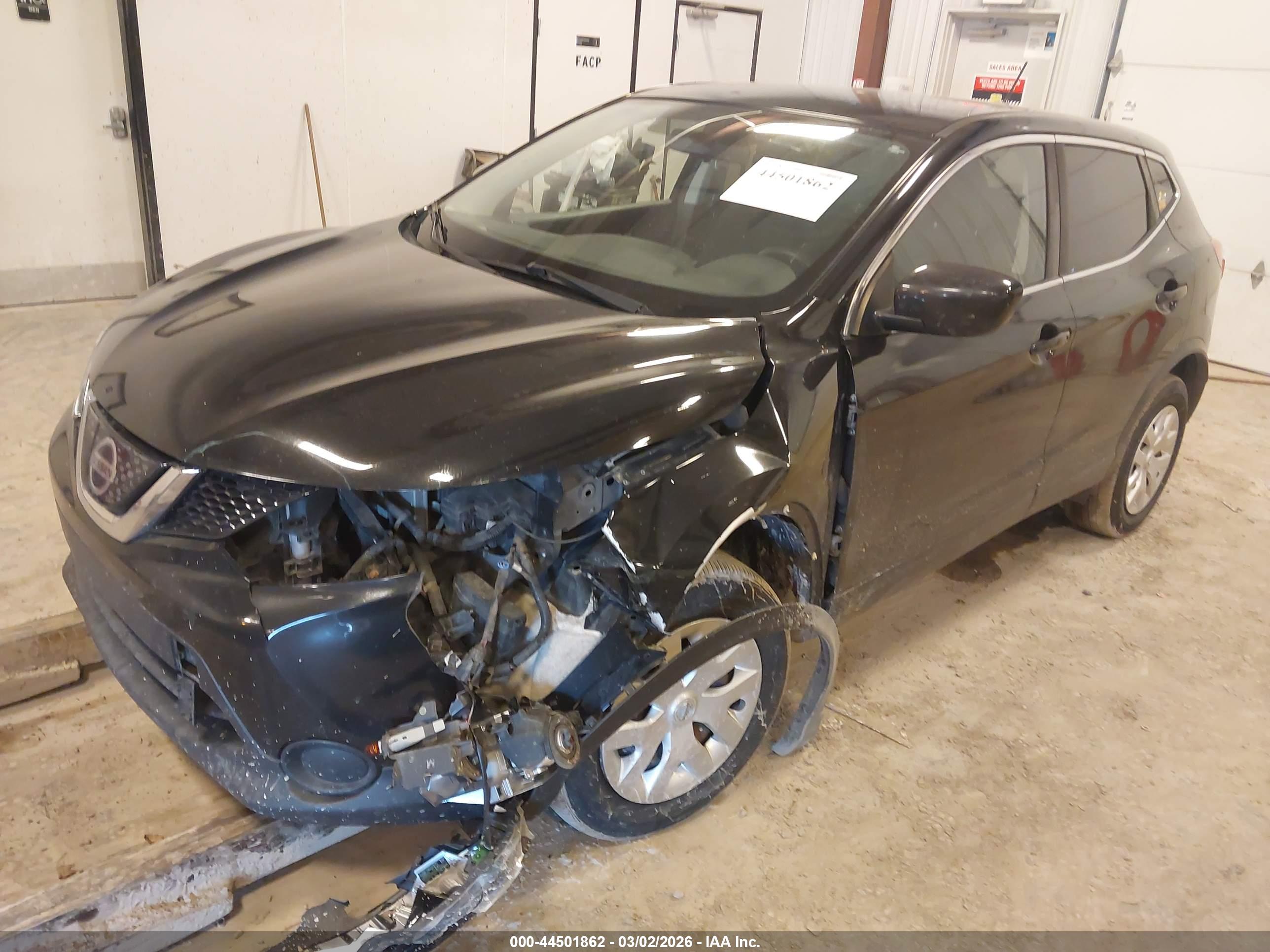 NISSAN ROGUE image 2