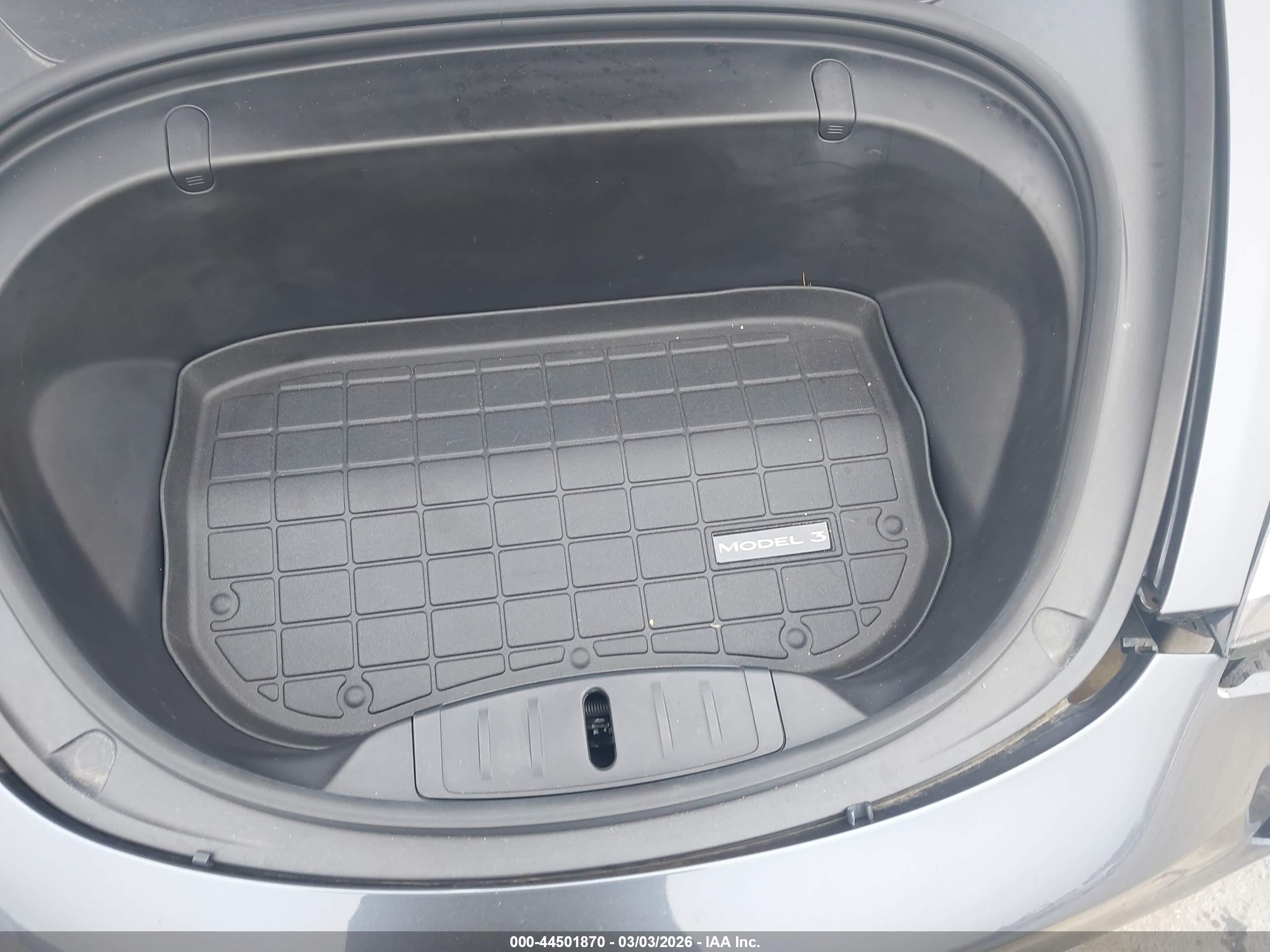 TESLA MODEL image 10