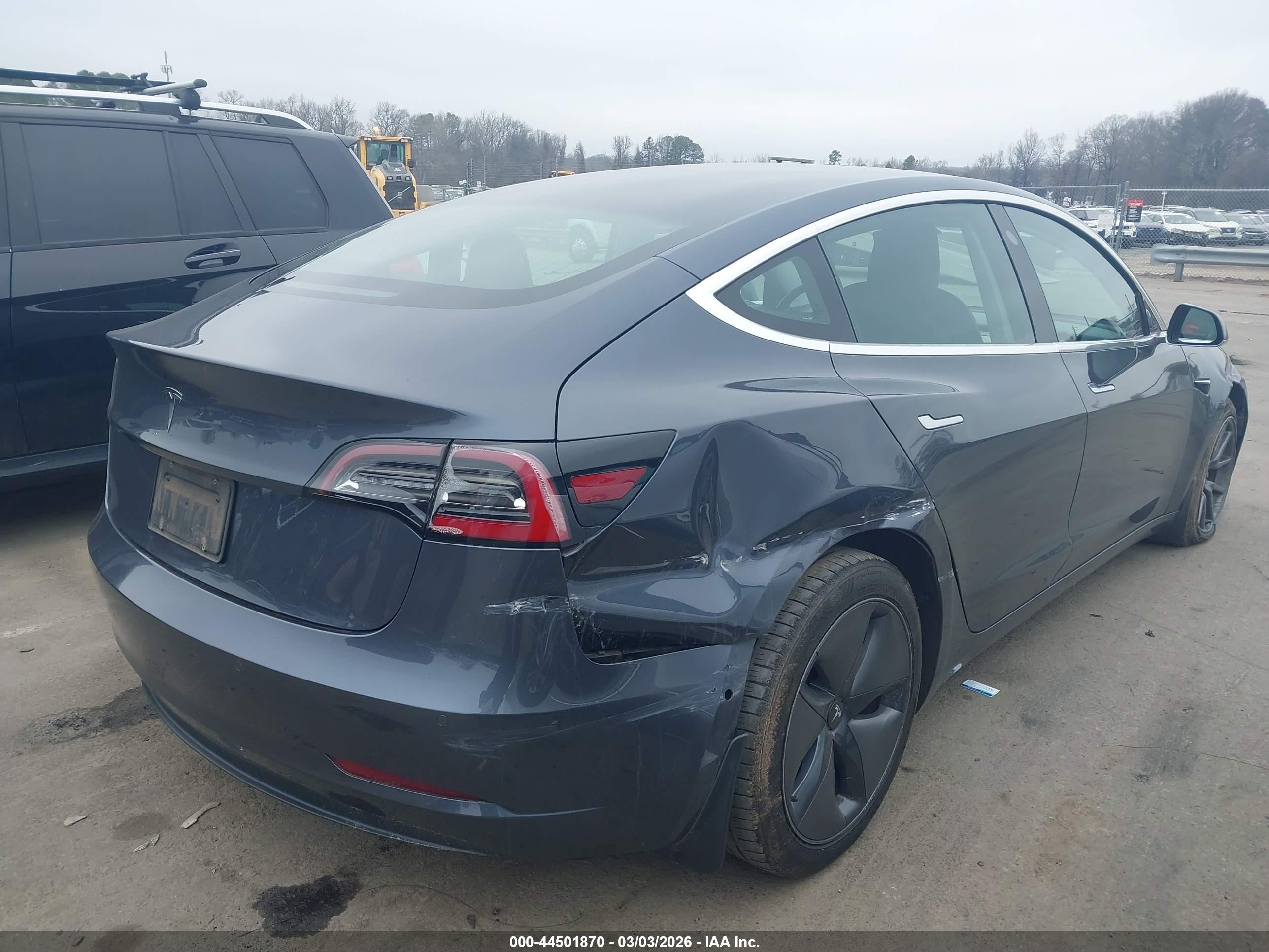 TESLA MODEL image 4