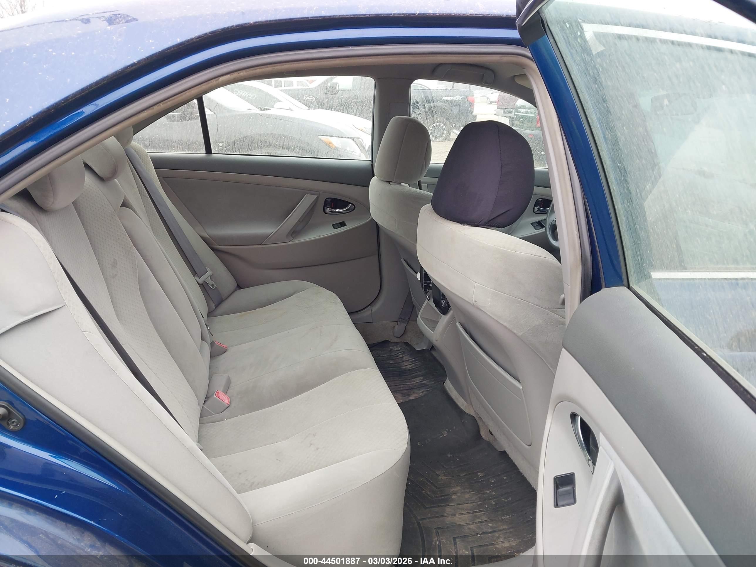 TOYOTA CAMRY image 8
