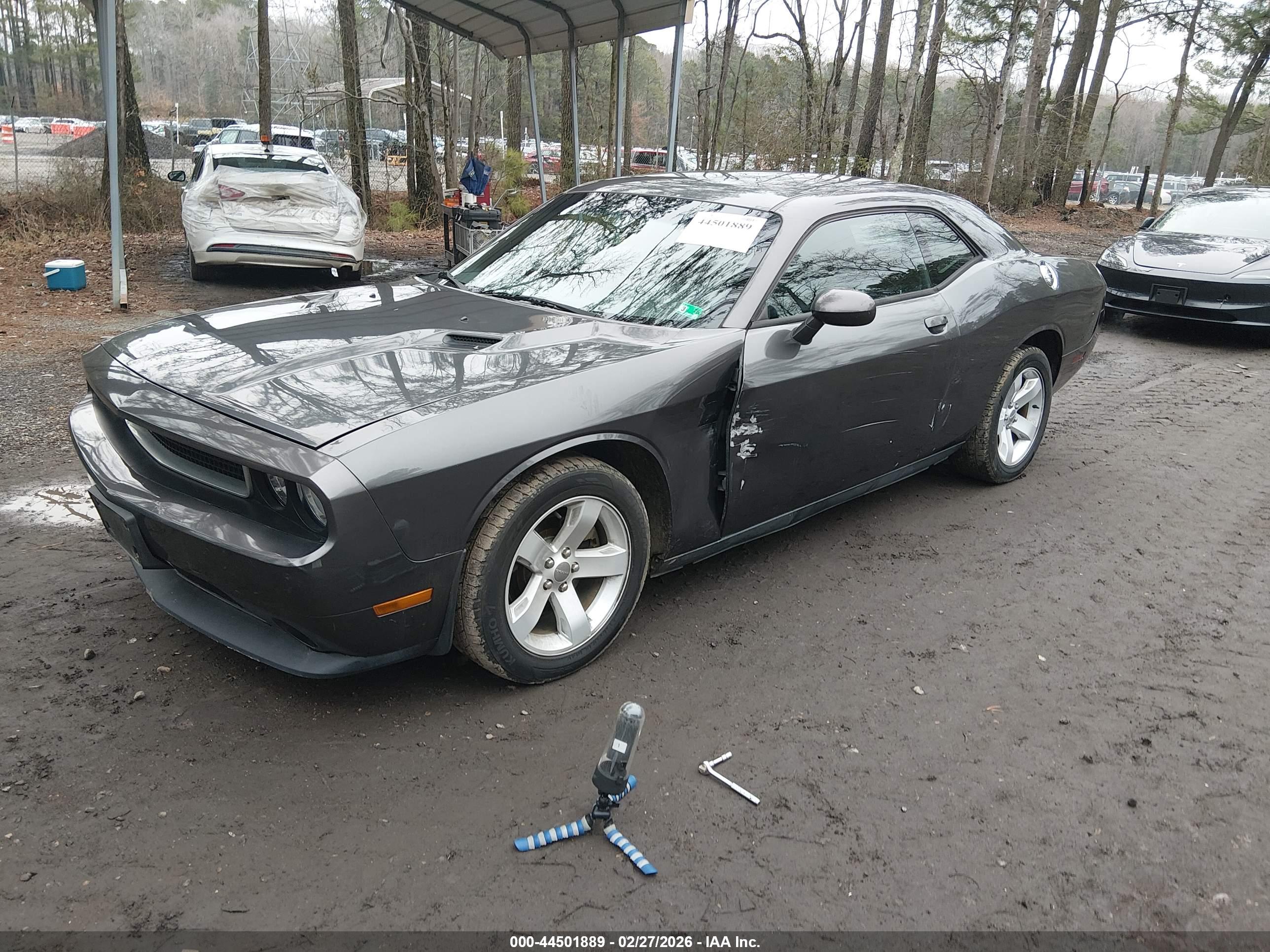 DODGE CHALLENGER image 2