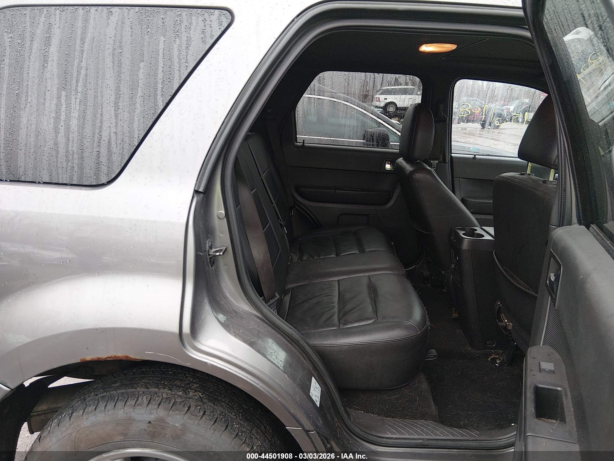 FORD ESCAPE image 8