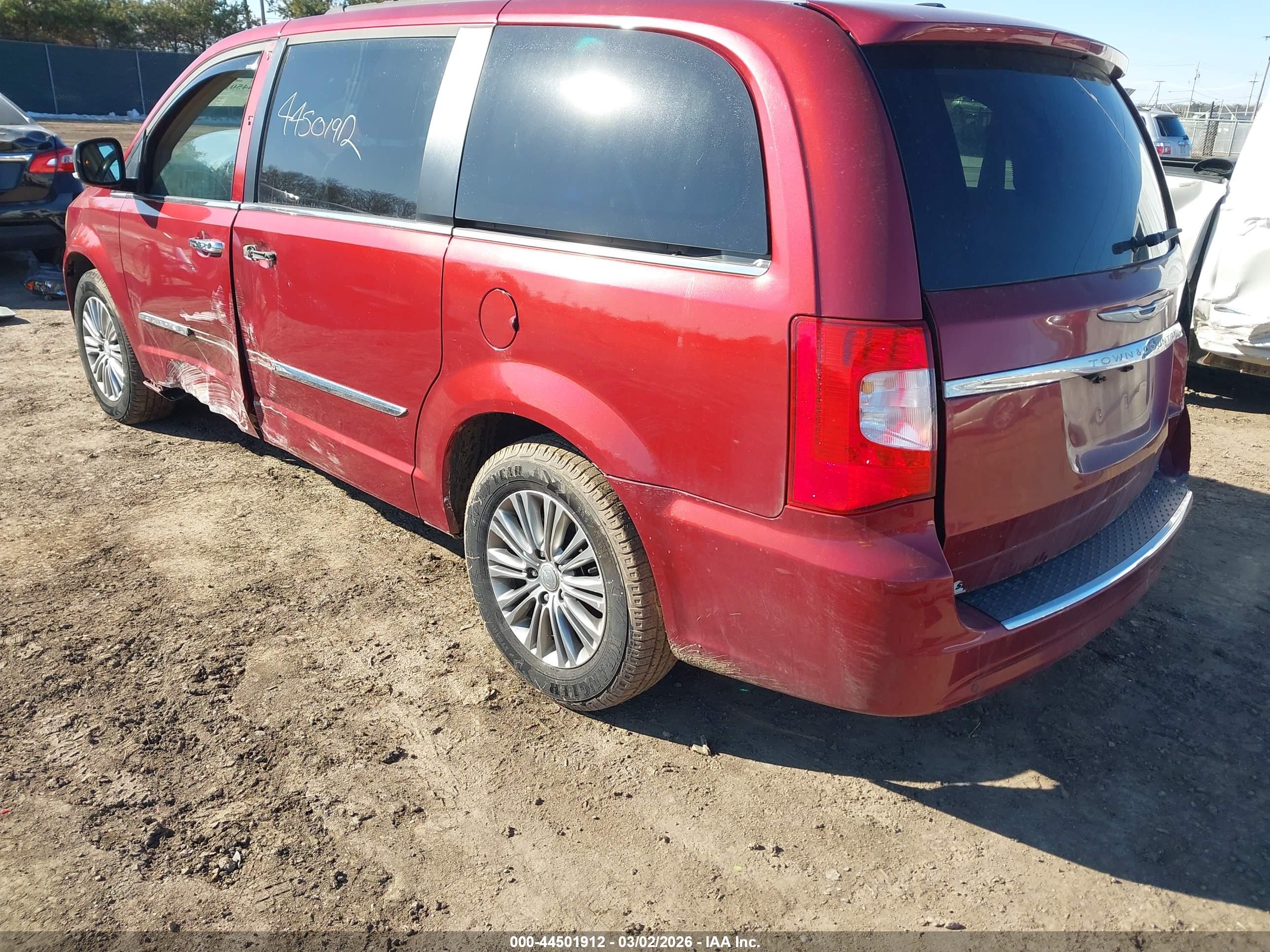 CHRYSLER TOWN image 3
