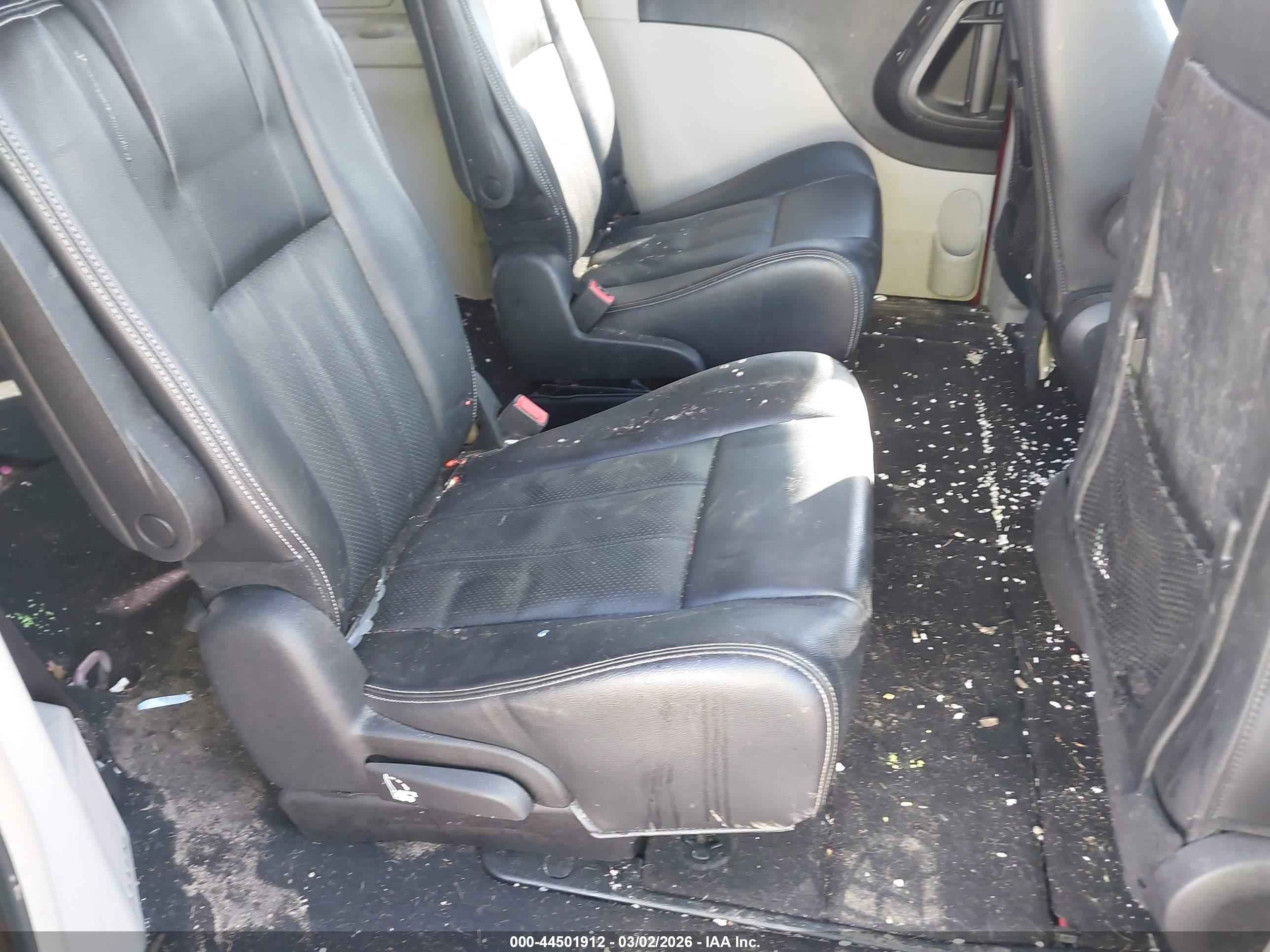 CHRYSLER TOWN image 8