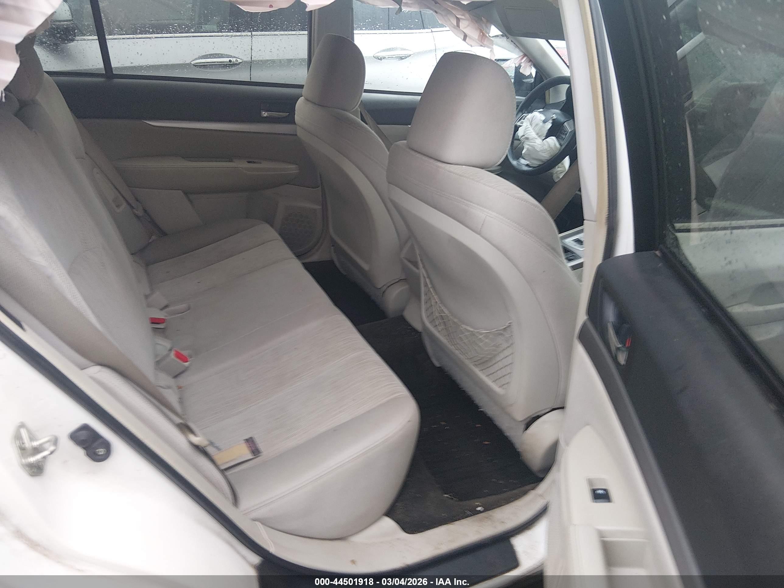 SUBARU OUTBACK image 8
