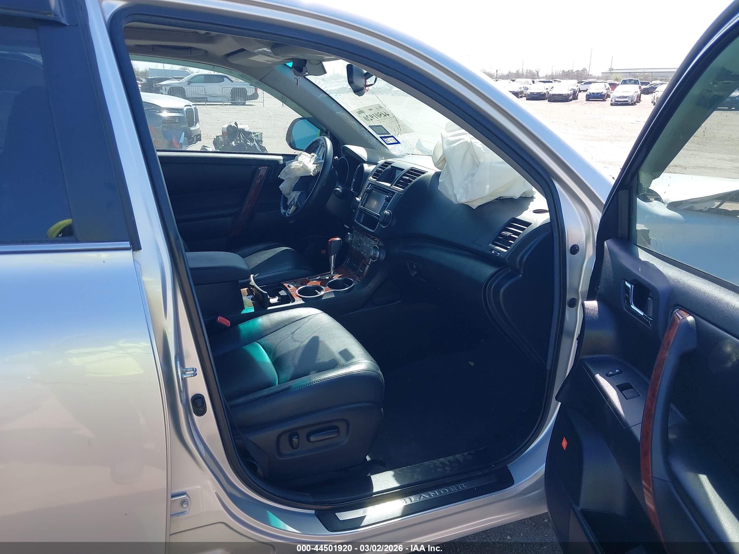 TOYOTA HIGHLANDER image 5