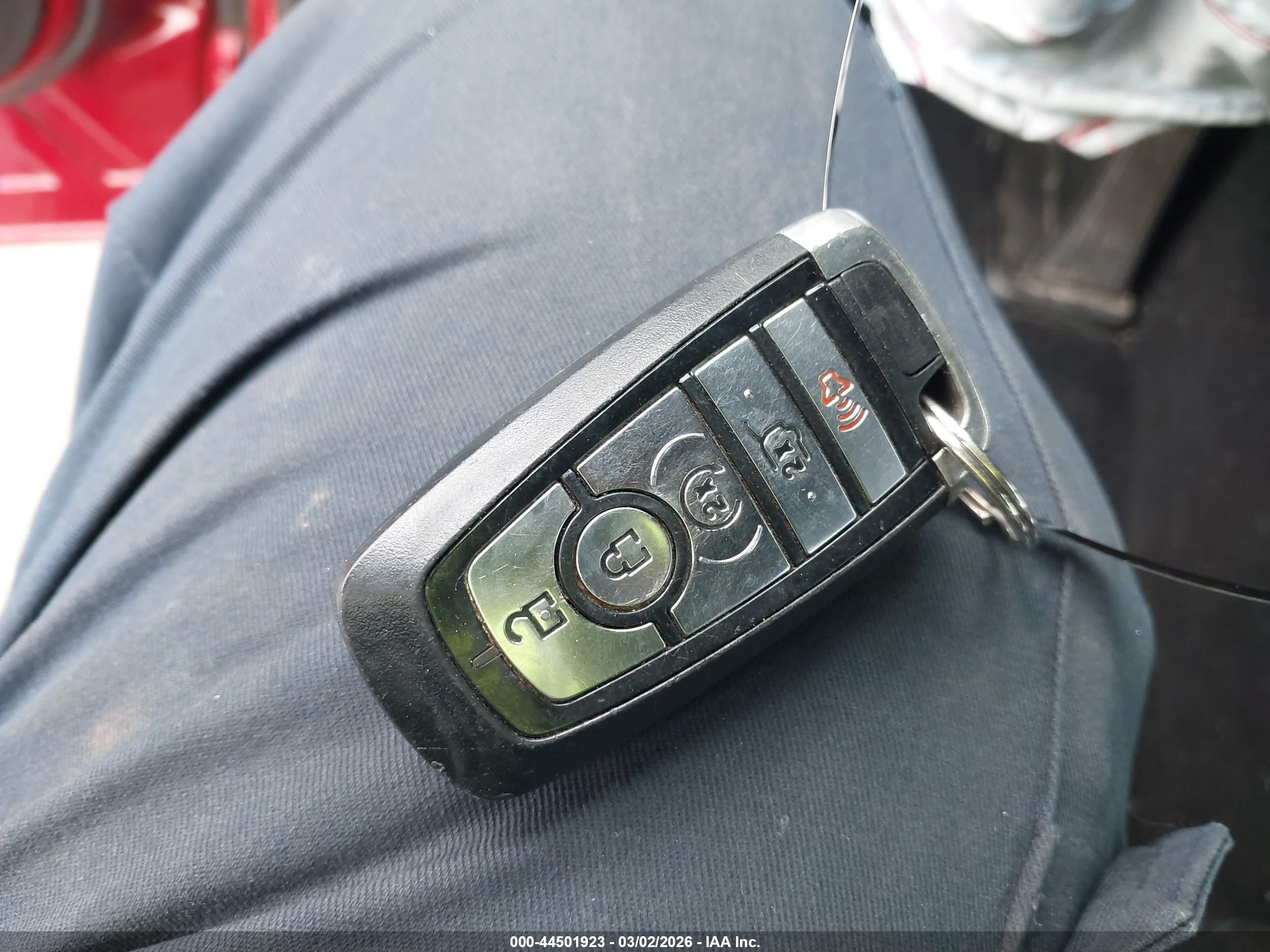 FORD EXPLORER image 11