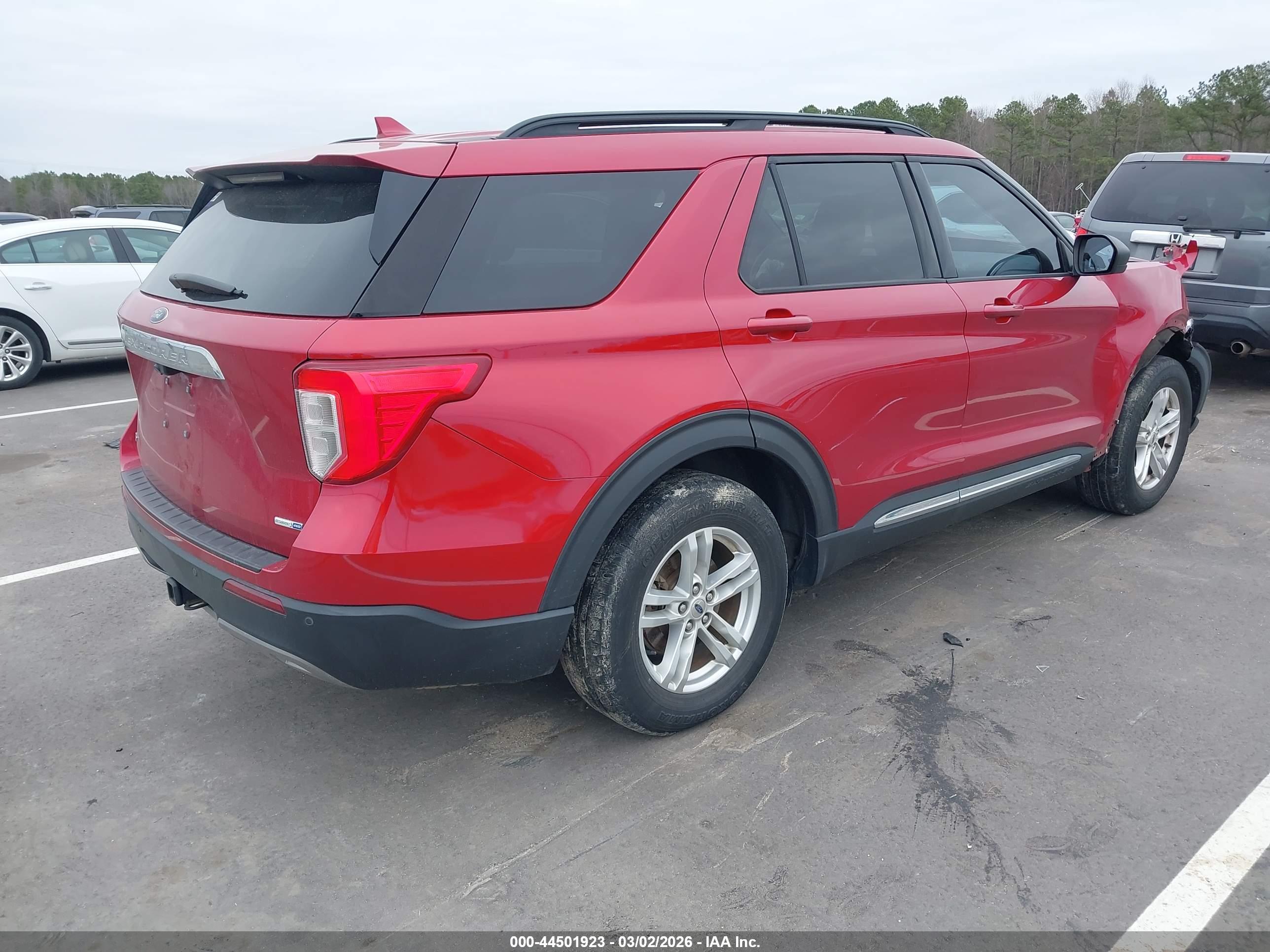 FORD EXPLORER image 4