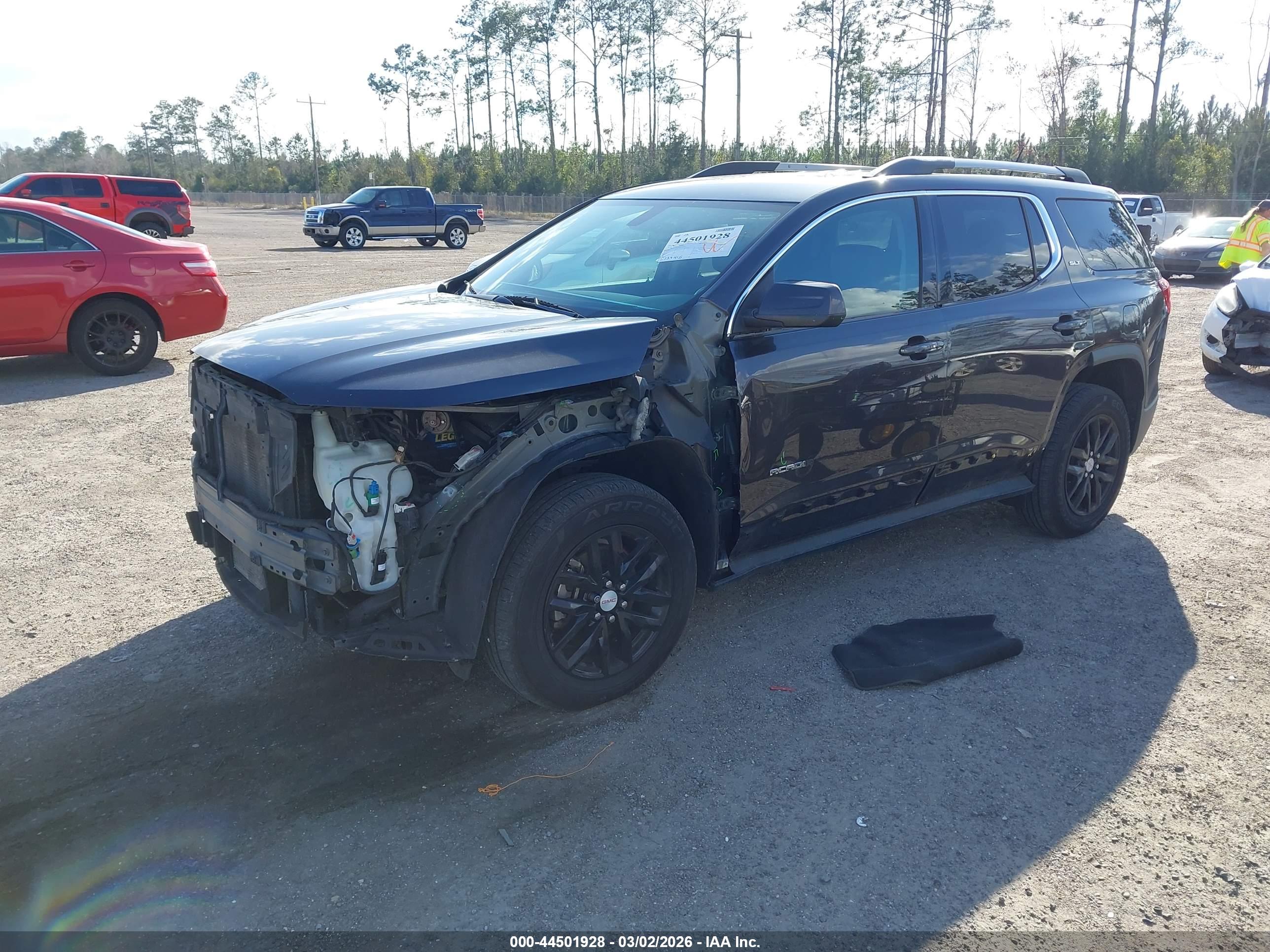 GMC ACADIA image 2