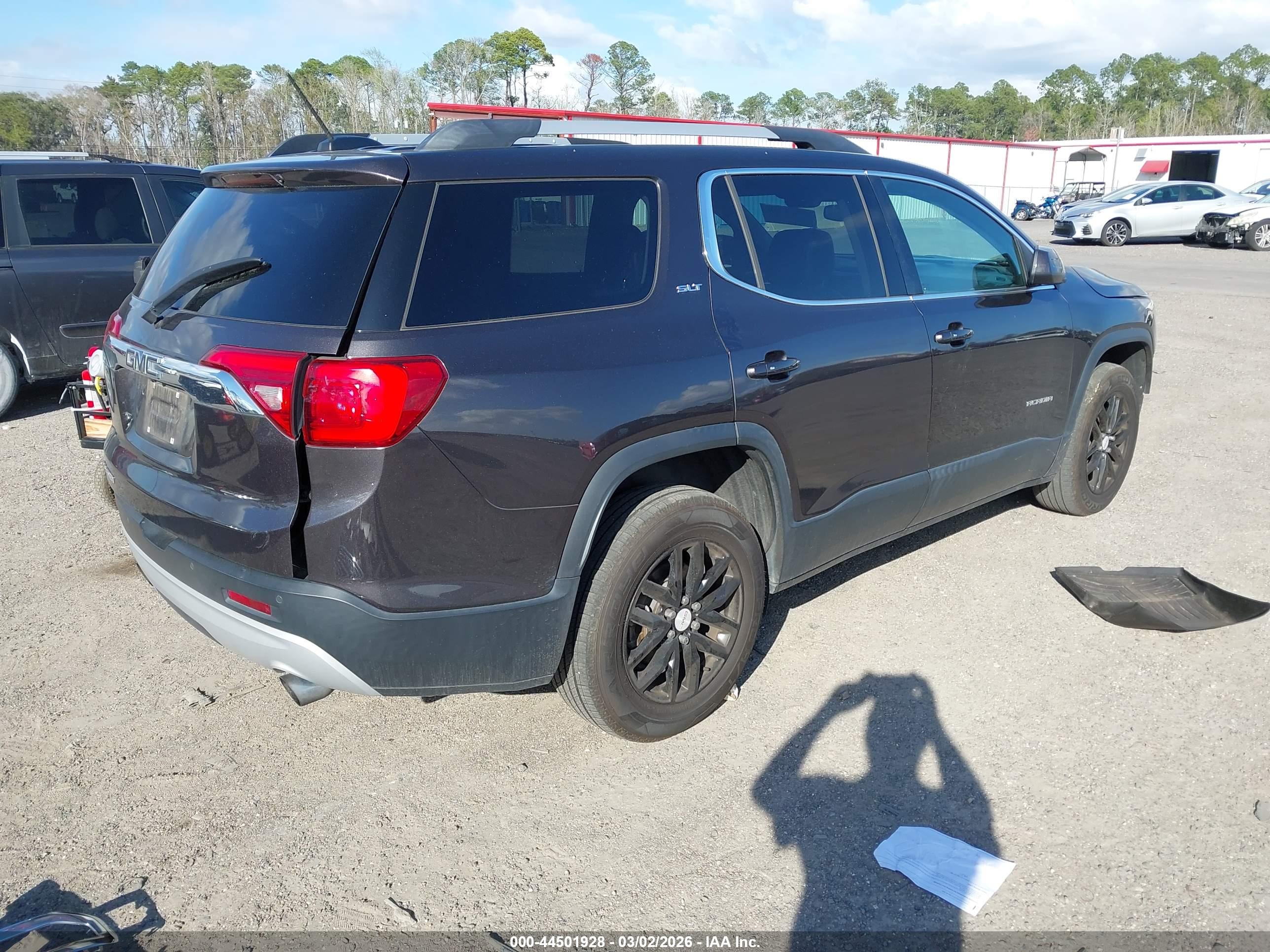 GMC ACADIA image 4