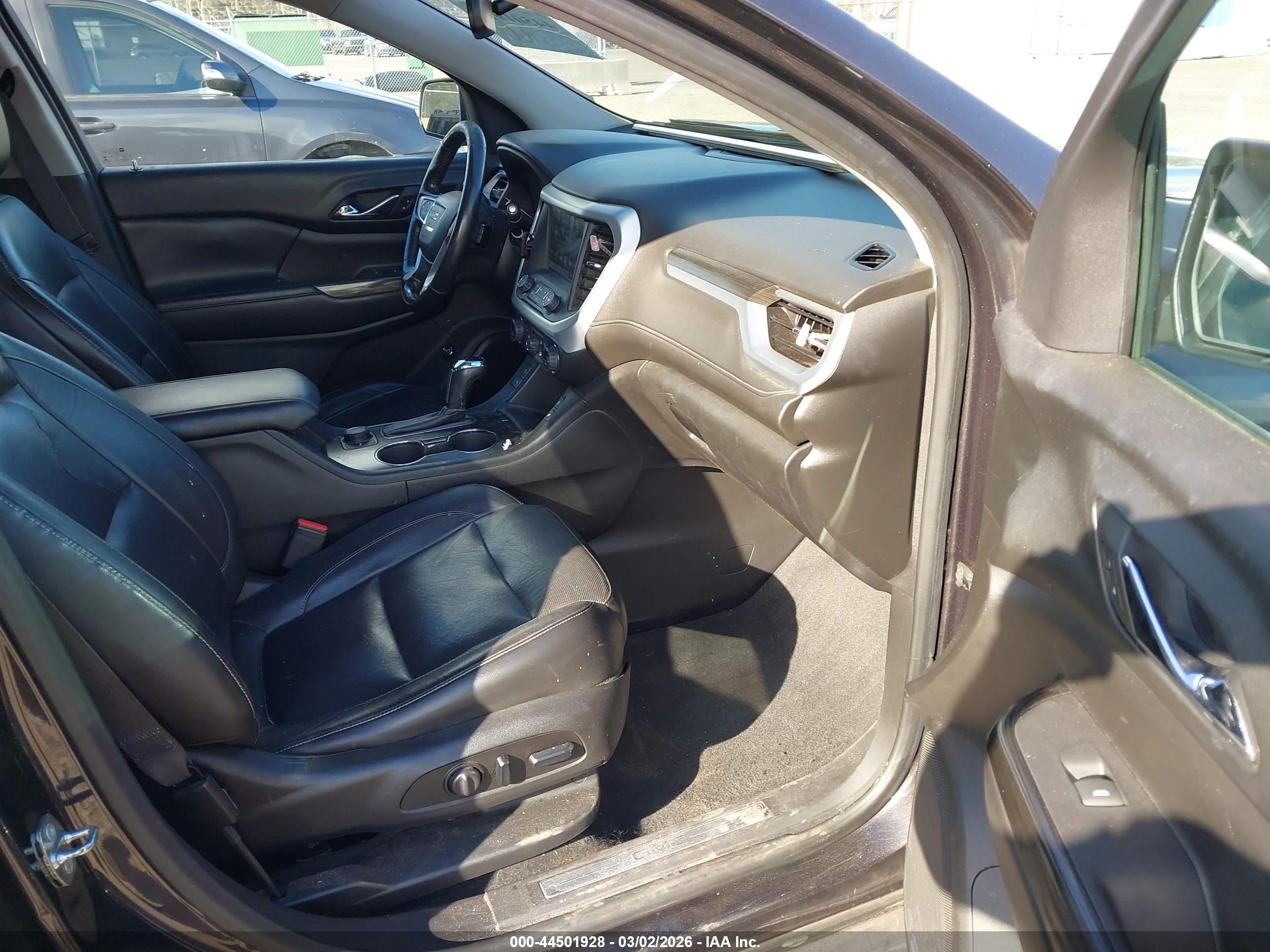 GMC ACADIA image 5