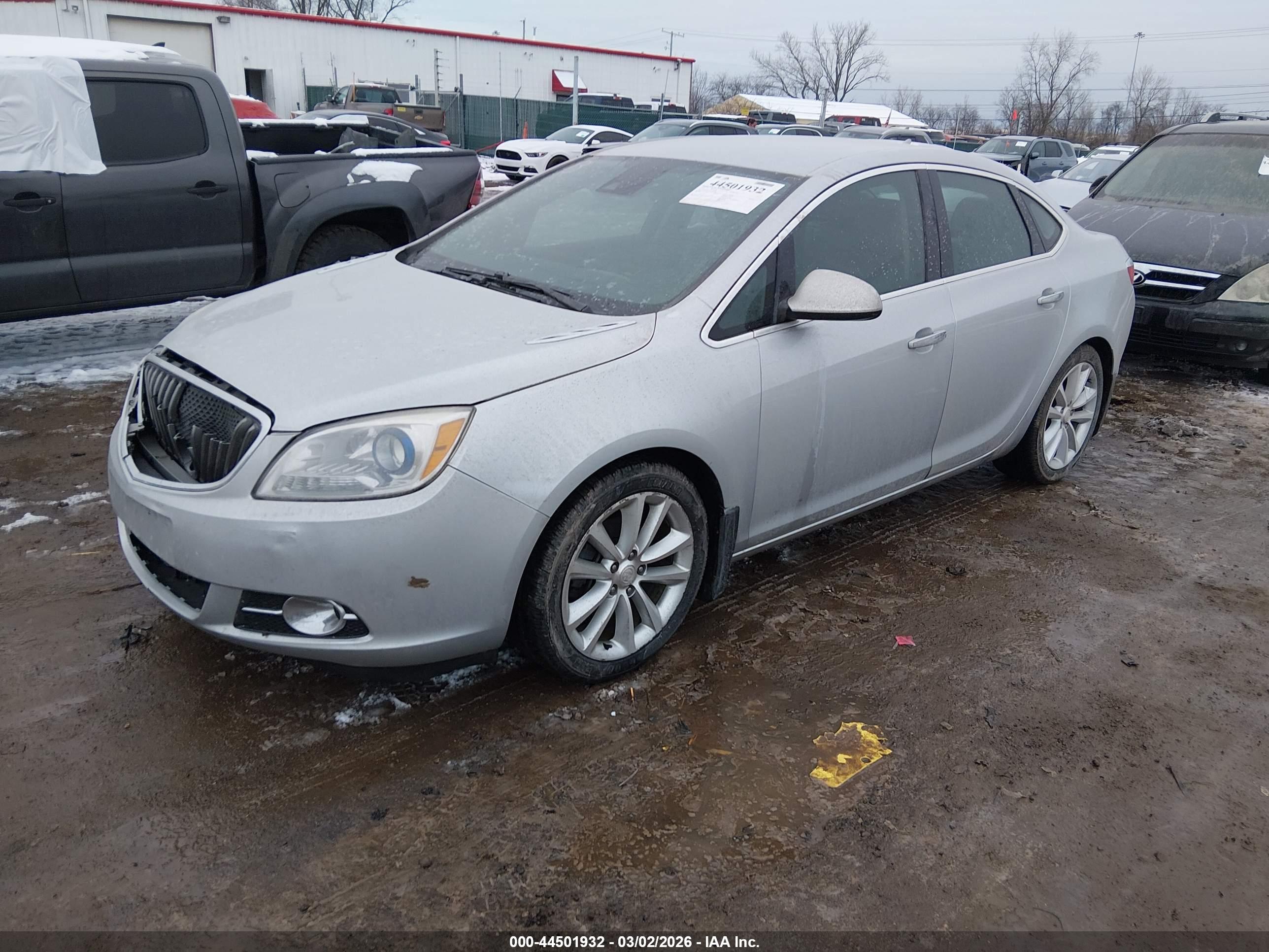 BUICK VERANO image 2