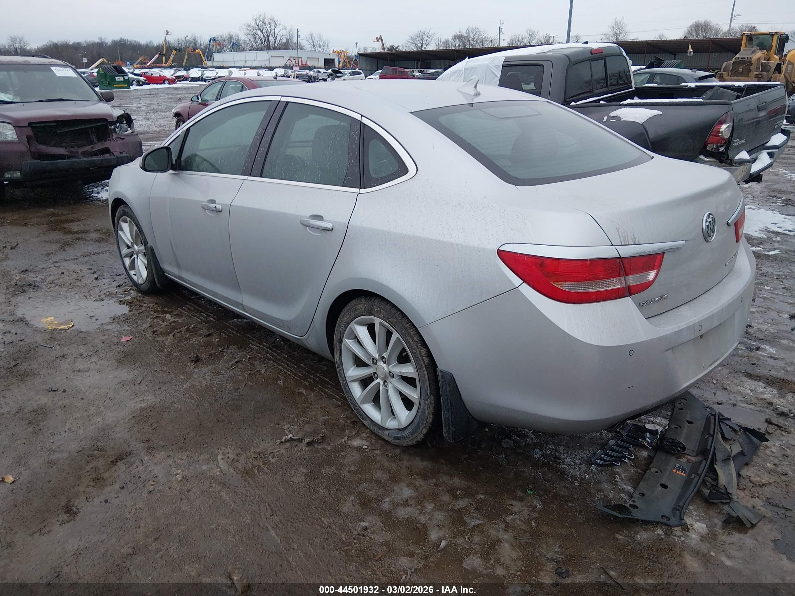 BUICK VERANO image 3