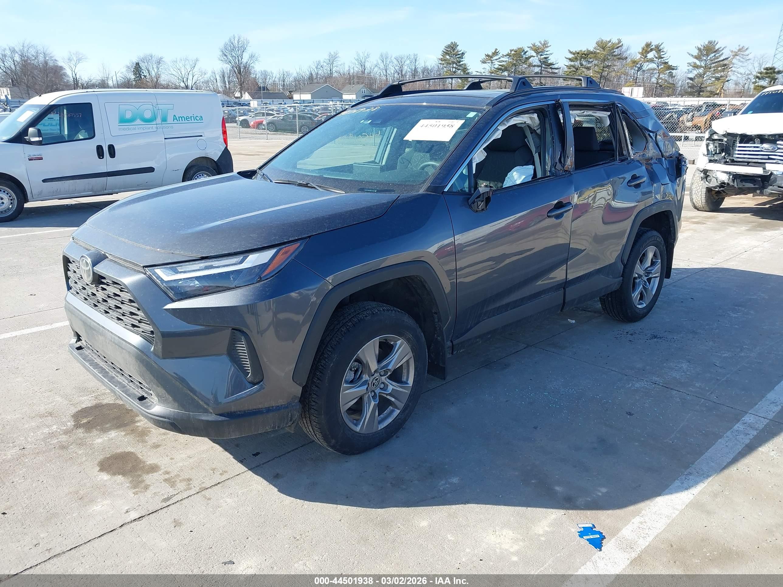 TOYOTA RAV4 image 2