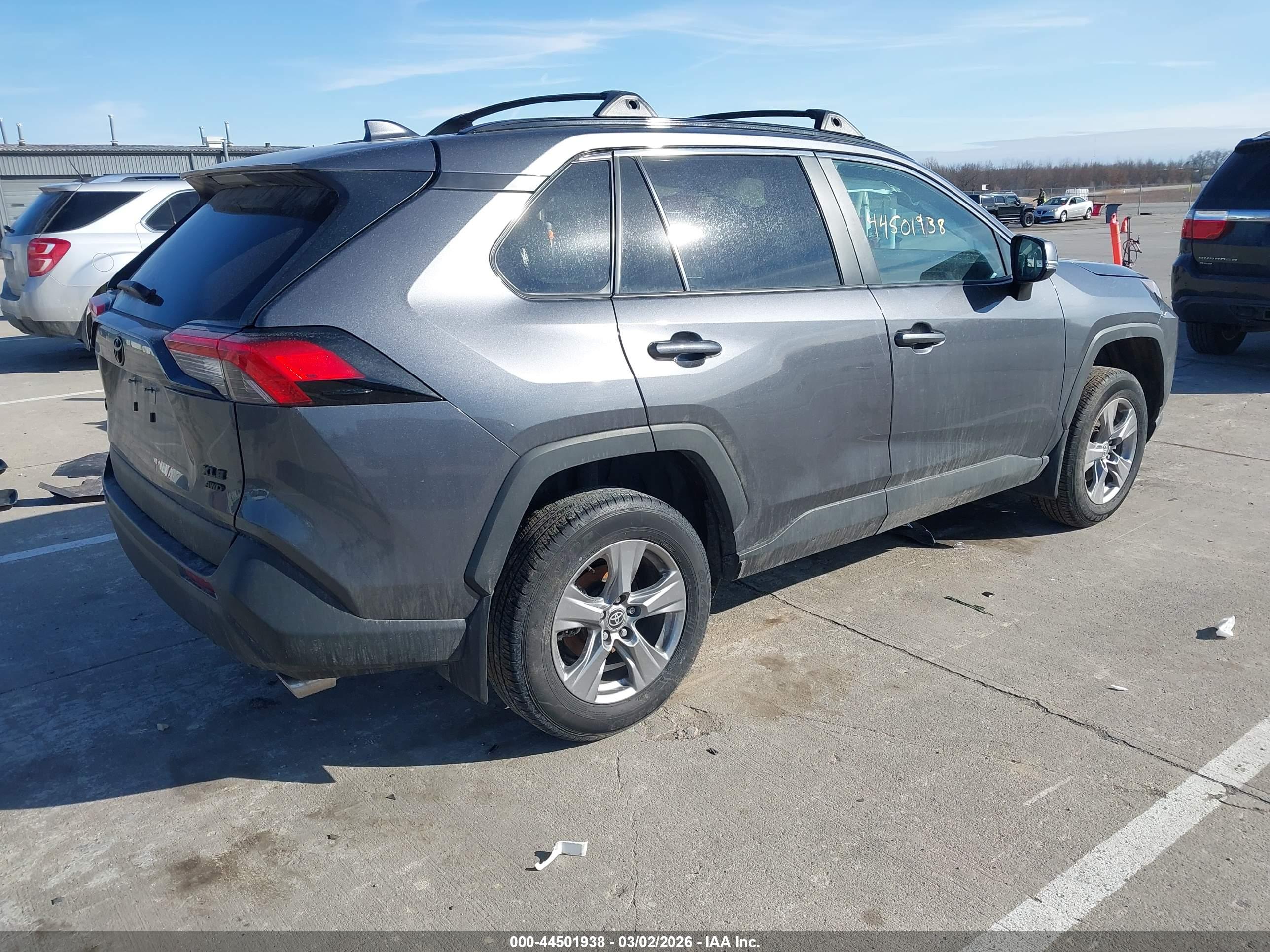 TOYOTA RAV4 image 4
