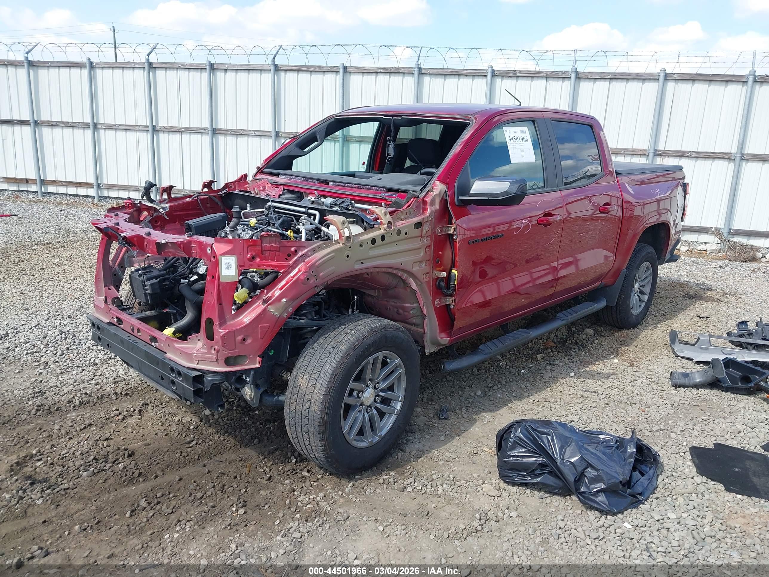 CHEVROLET COLORADO image 2