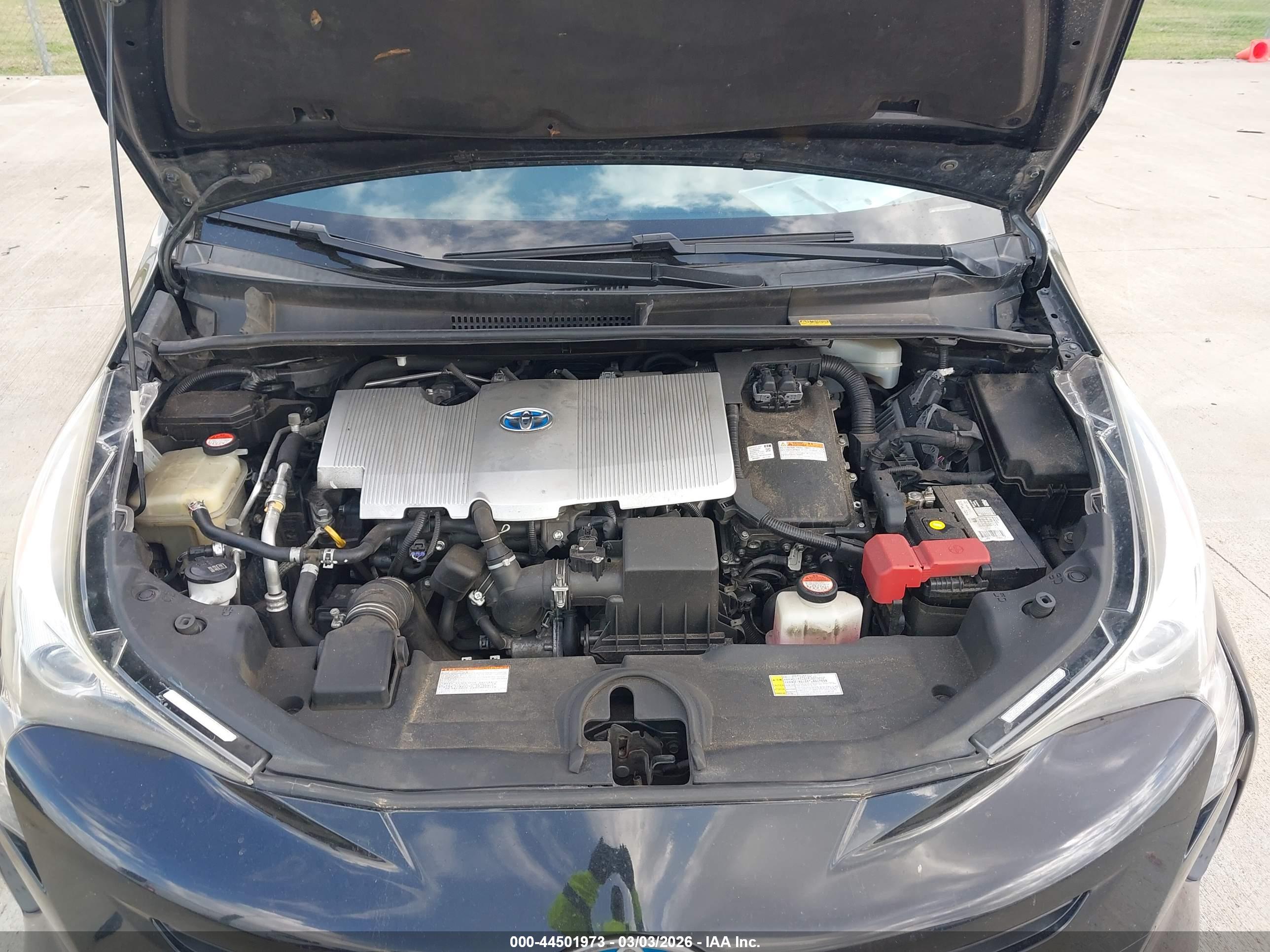 TOYOTA PRIUS image 10