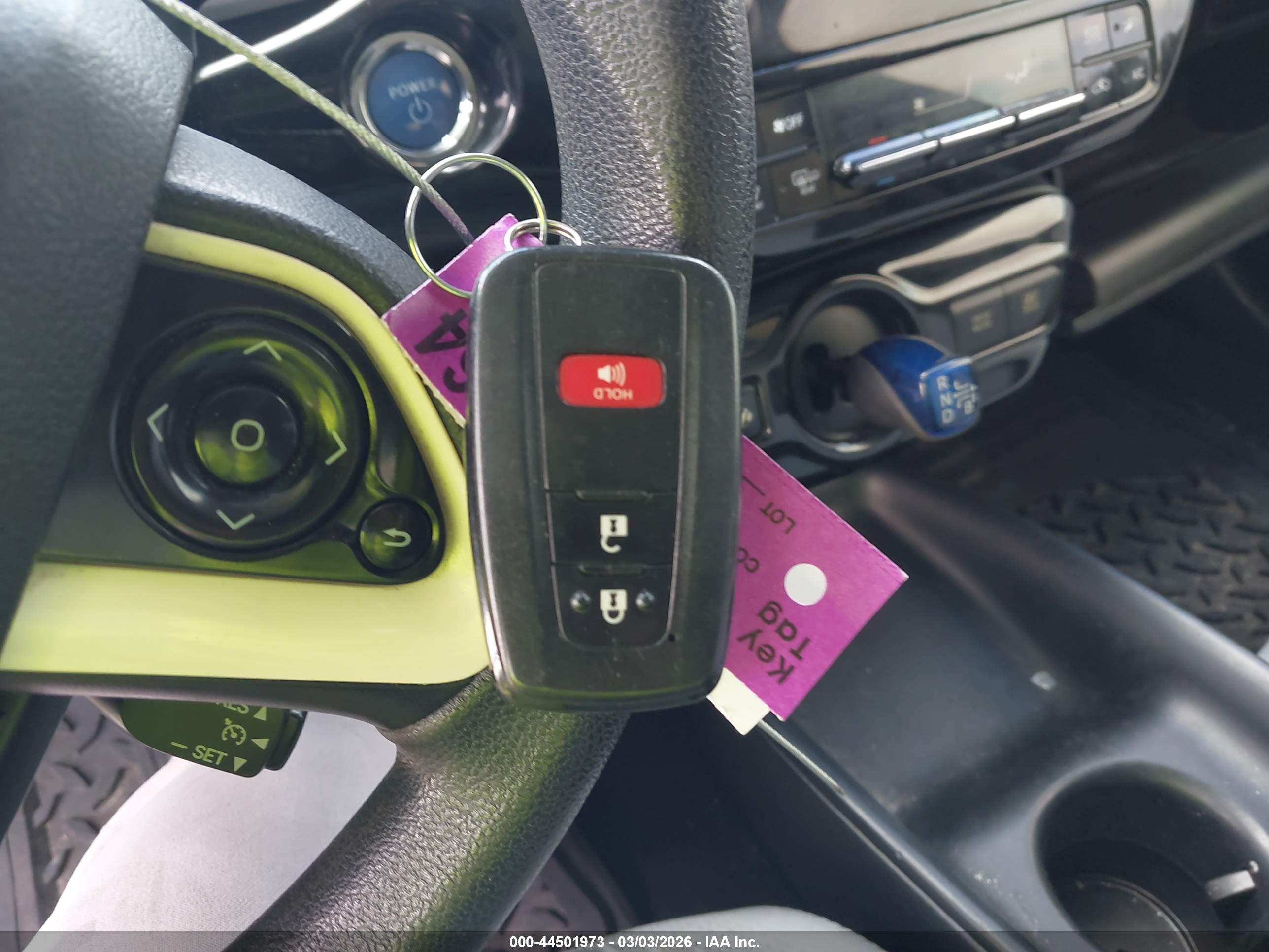 TOYOTA PRIUS image 11