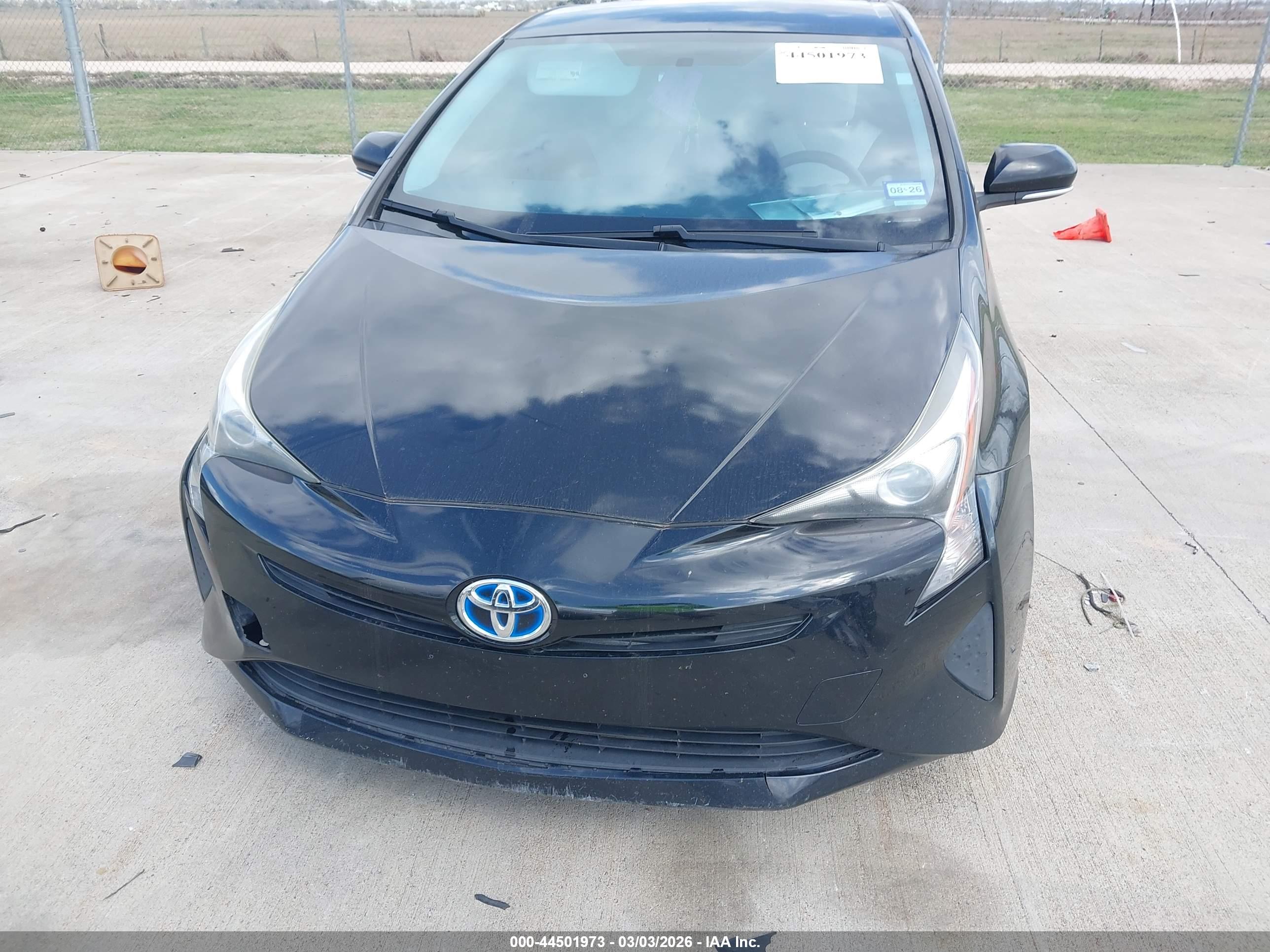 TOYOTA PRIUS image 6