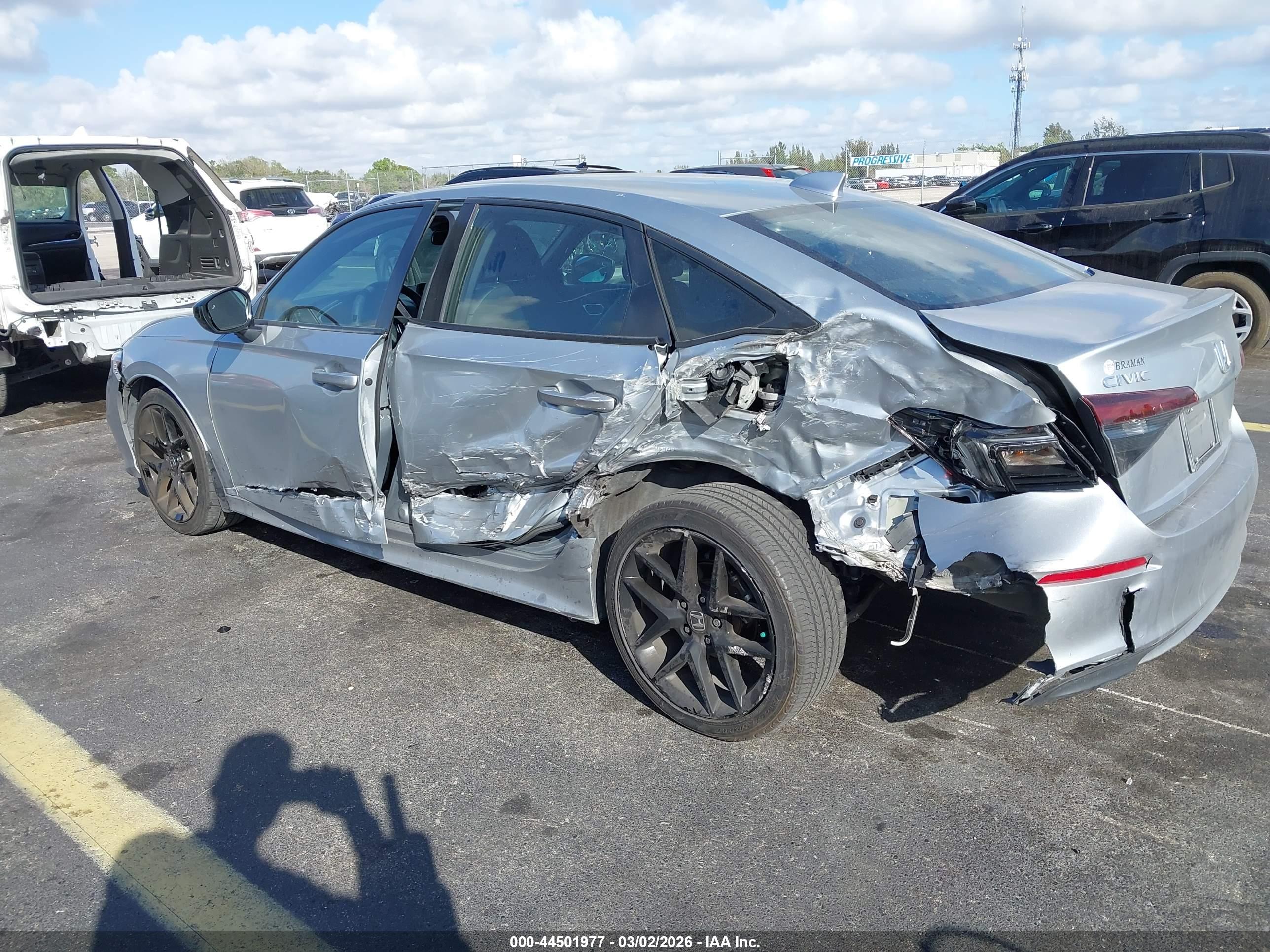 HONDA CIVIC image 3