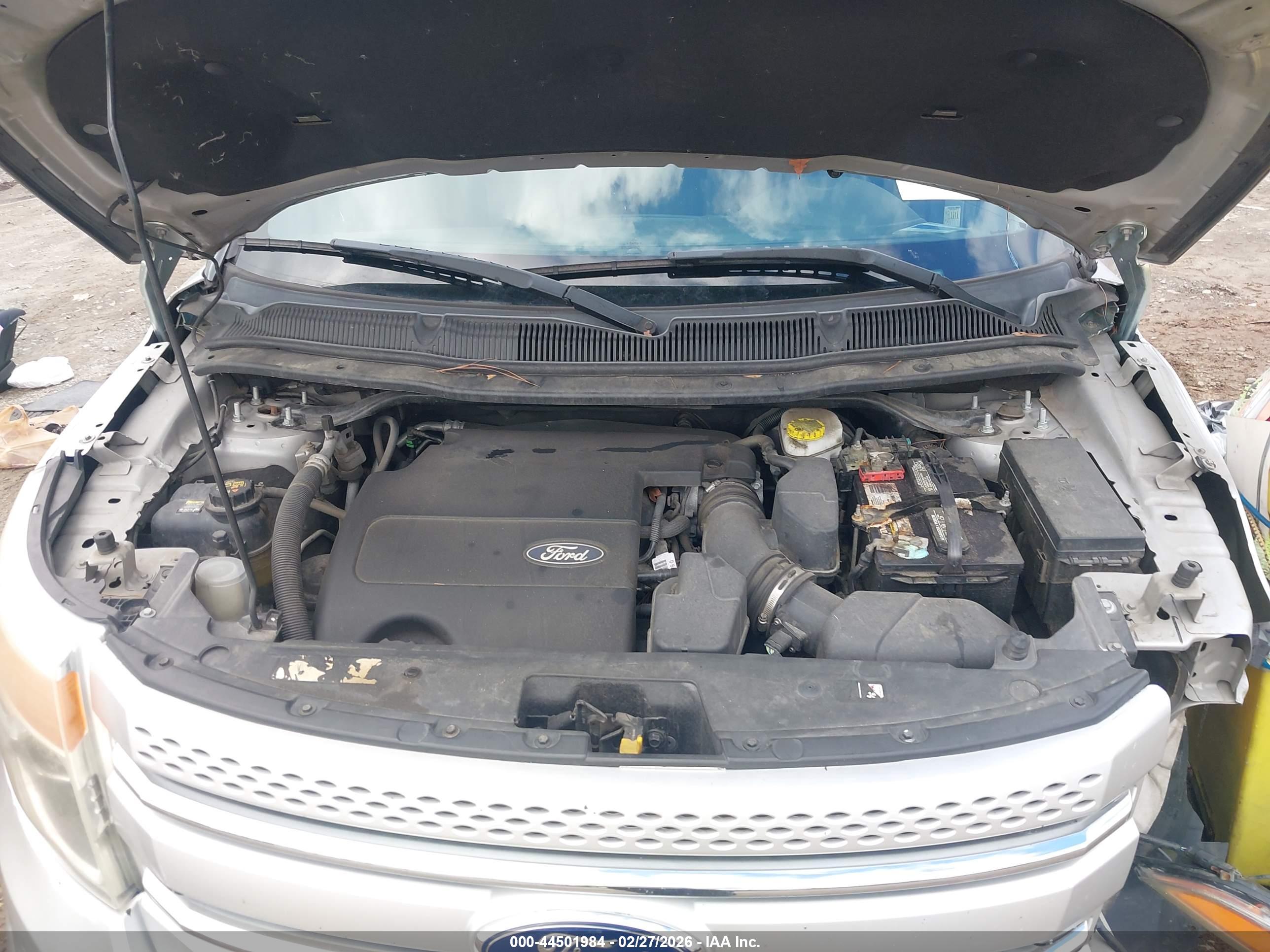FORD EXPLORER image 10