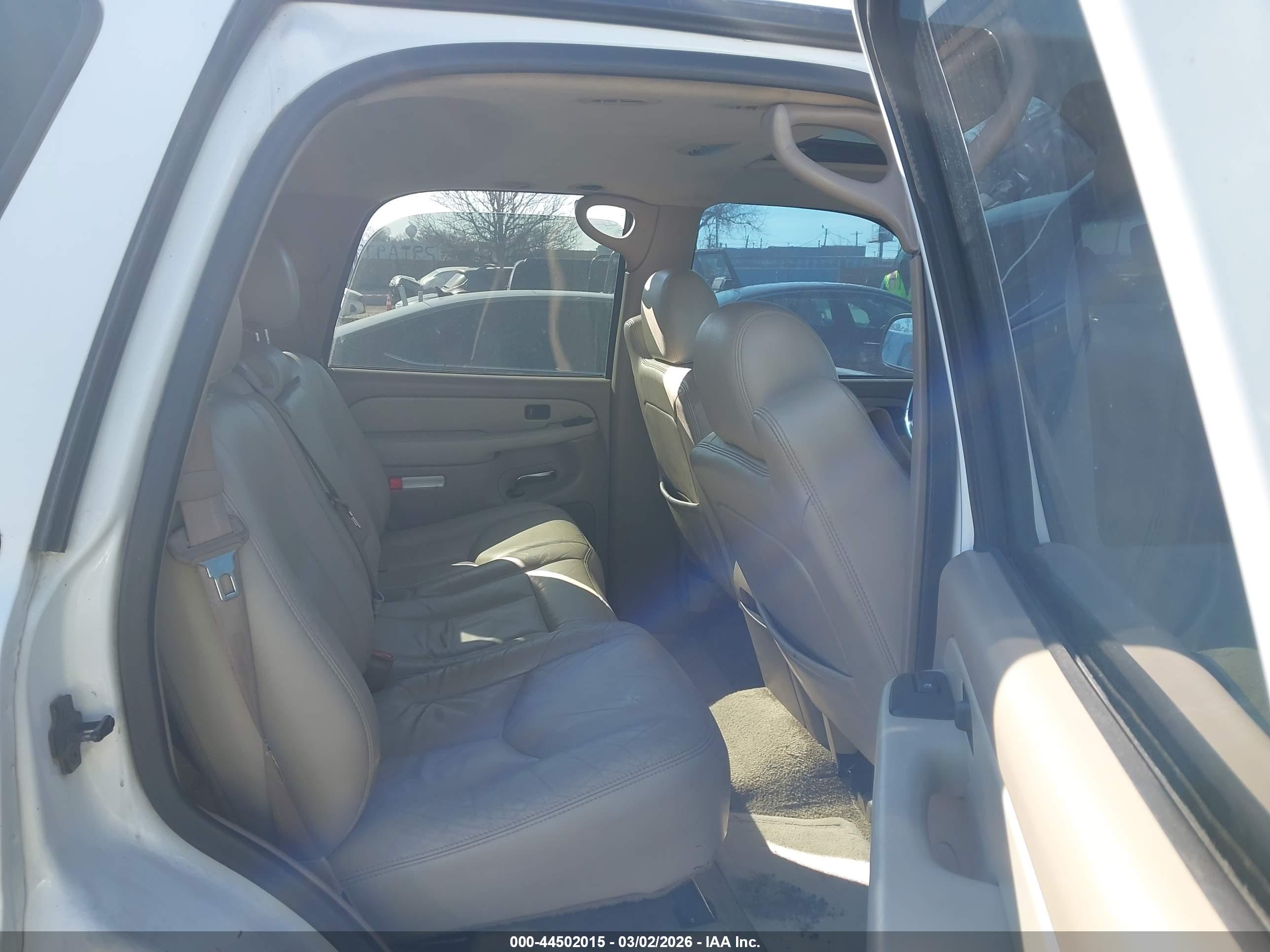 CHEVROLET TAHOE image 8