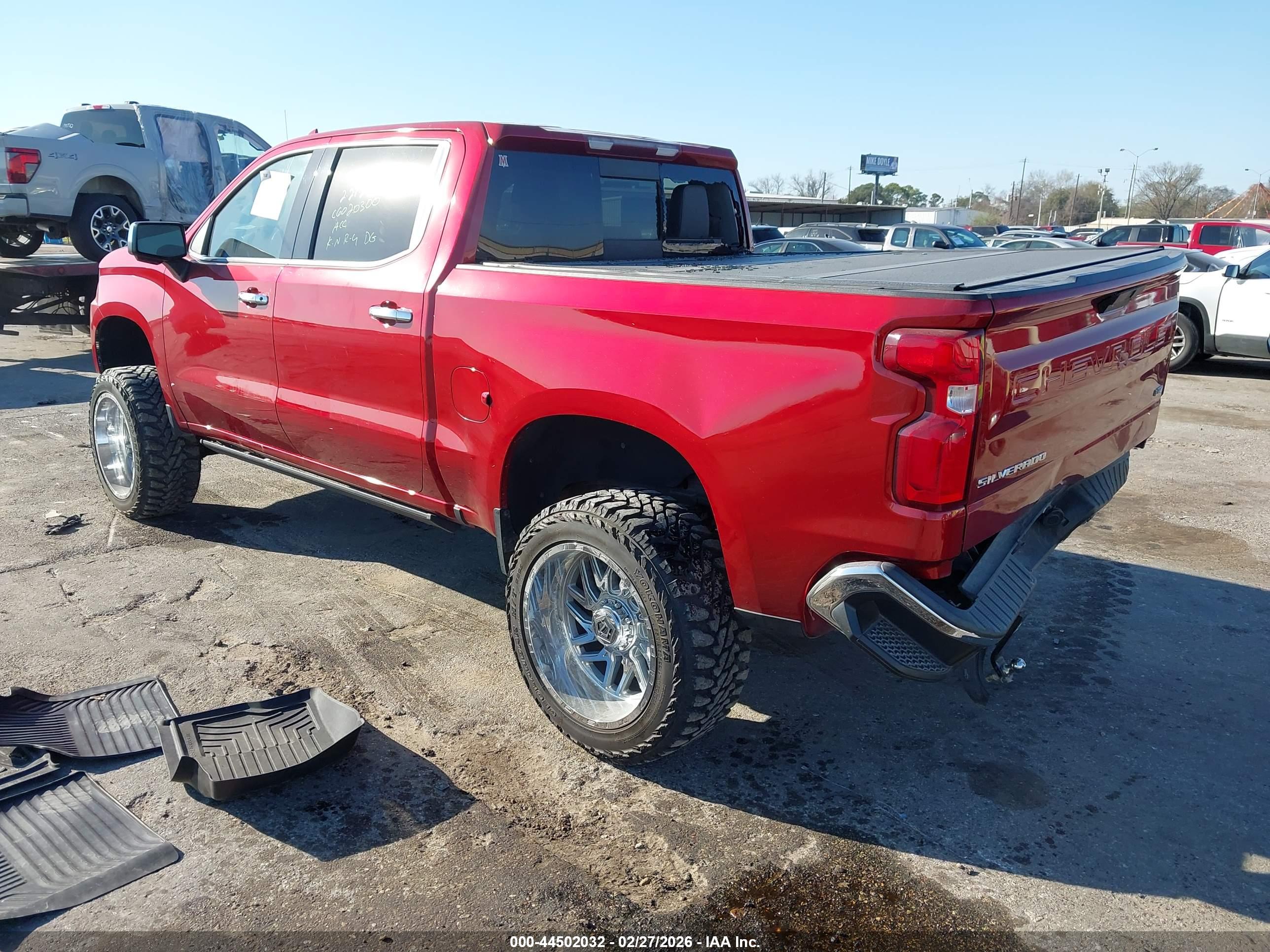 CHEVROLET SILVERADO image 3