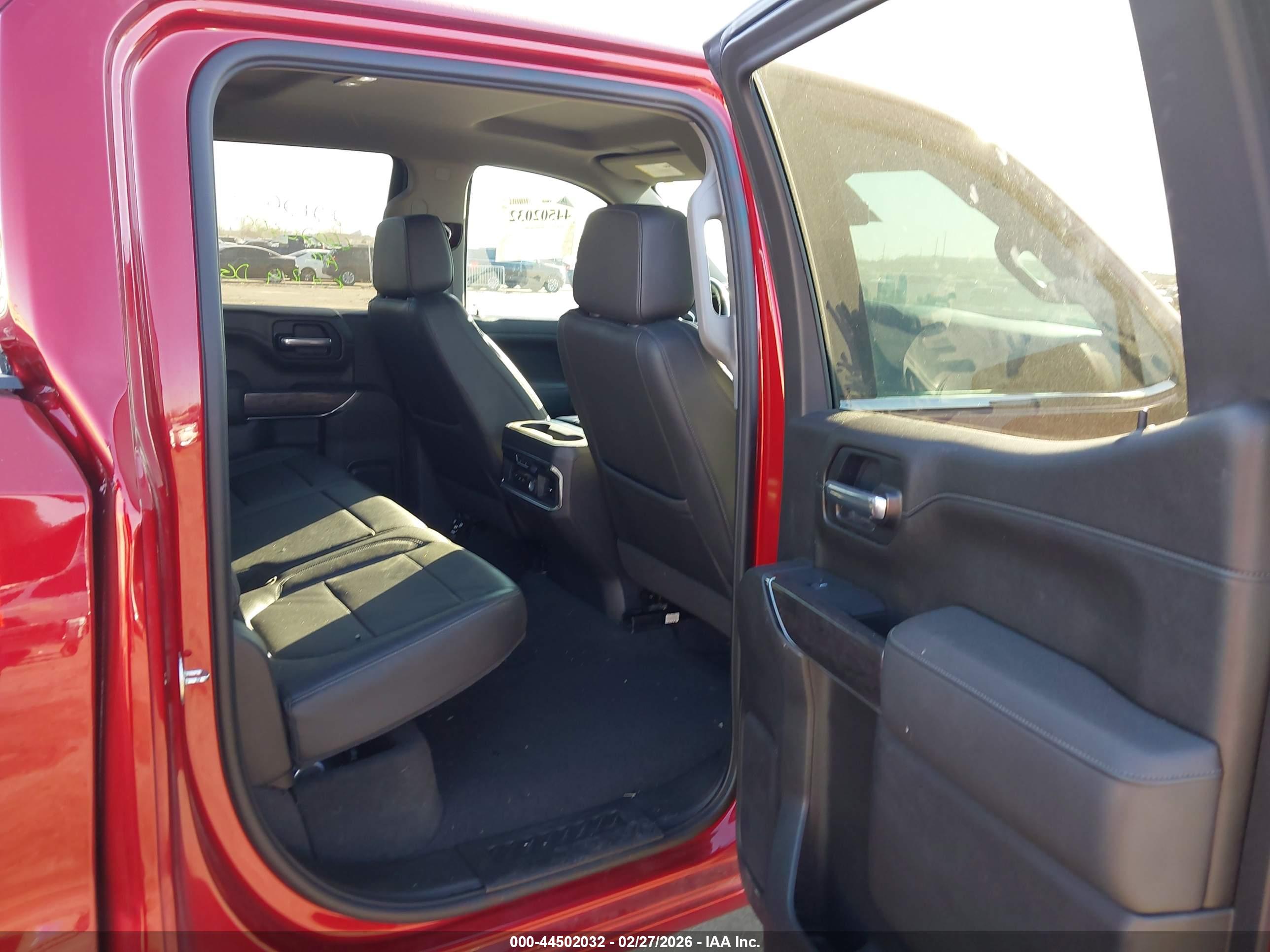 CHEVROLET SILVERADO image 8