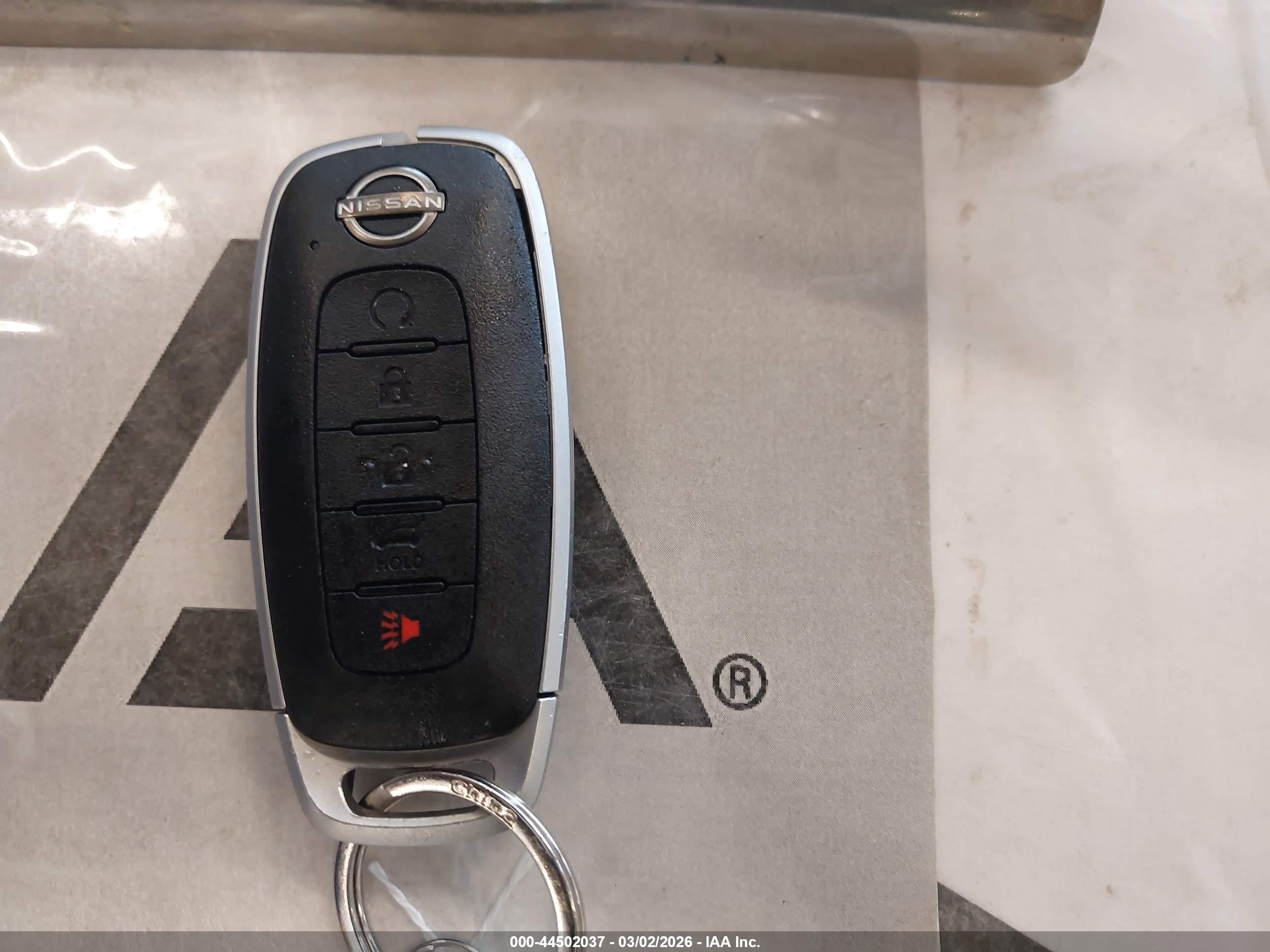 NISSAN ROGUE image 11