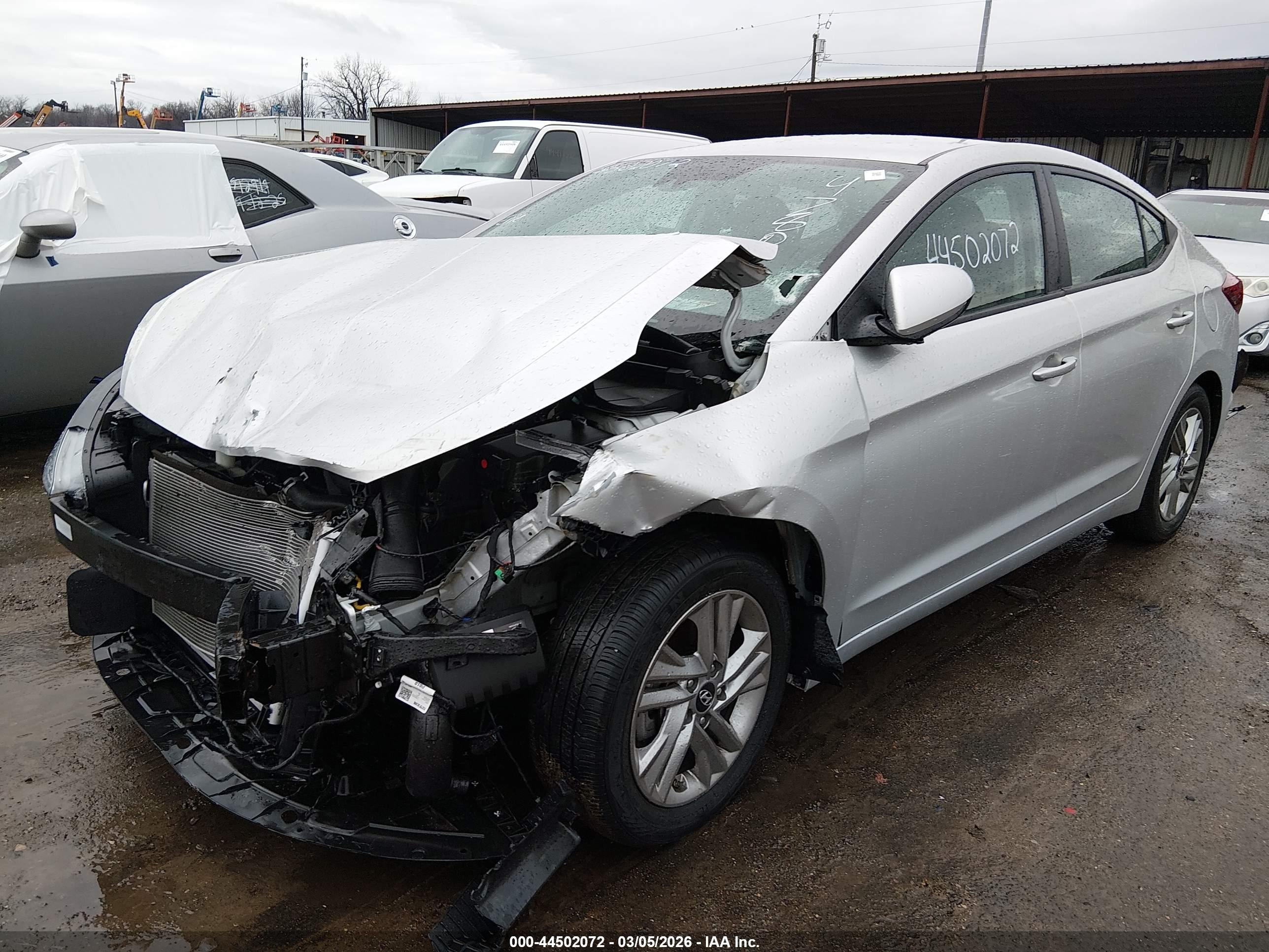 HYUNDAI ELANTRA image 2
