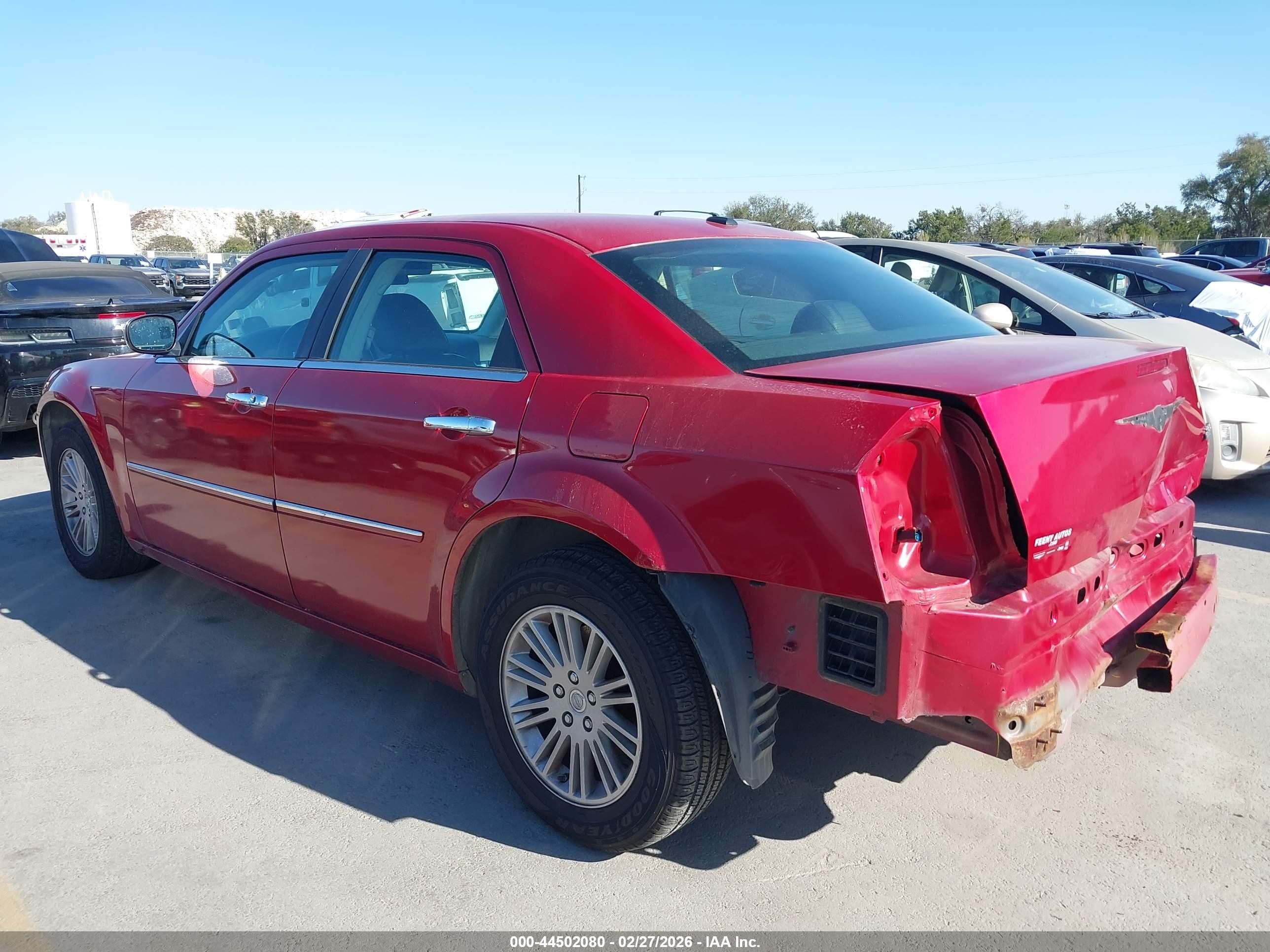 CHRYSLER 300 image 3