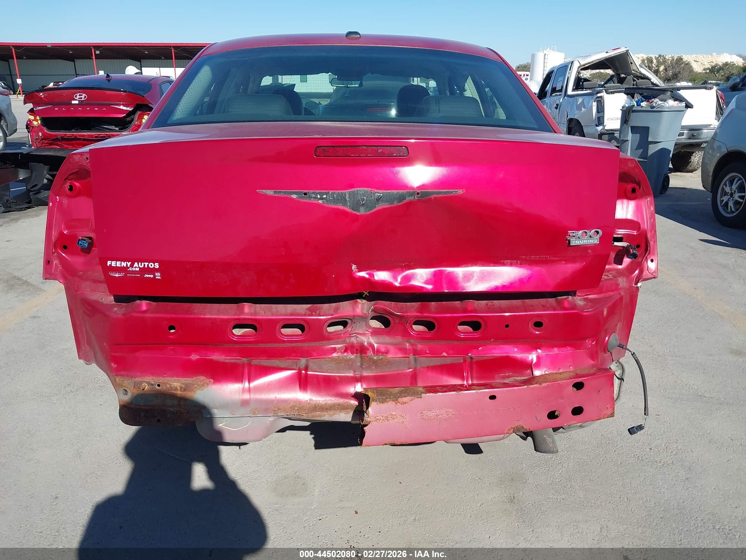 CHRYSLER 300 image 6