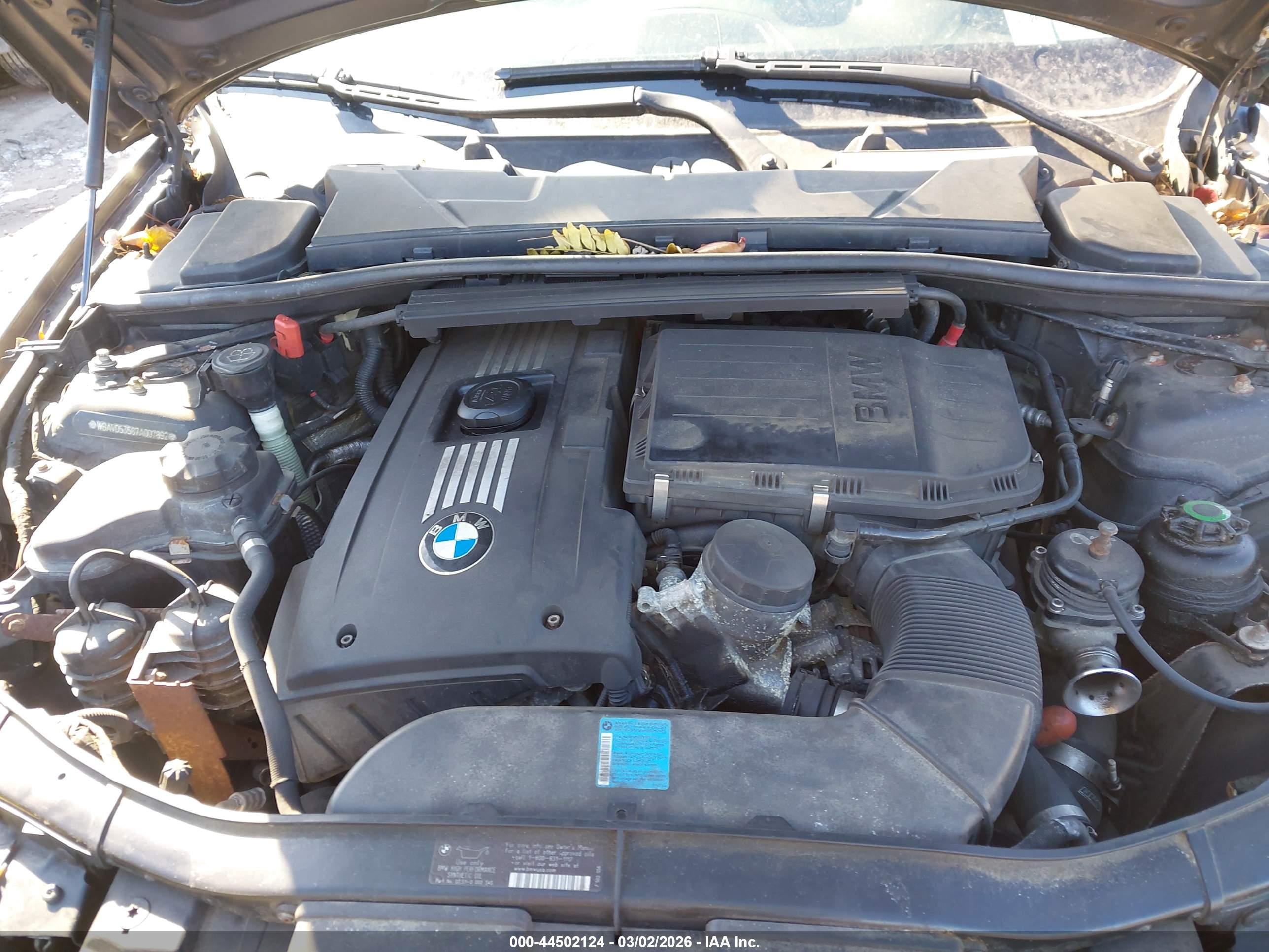 BMW 335XI image 10