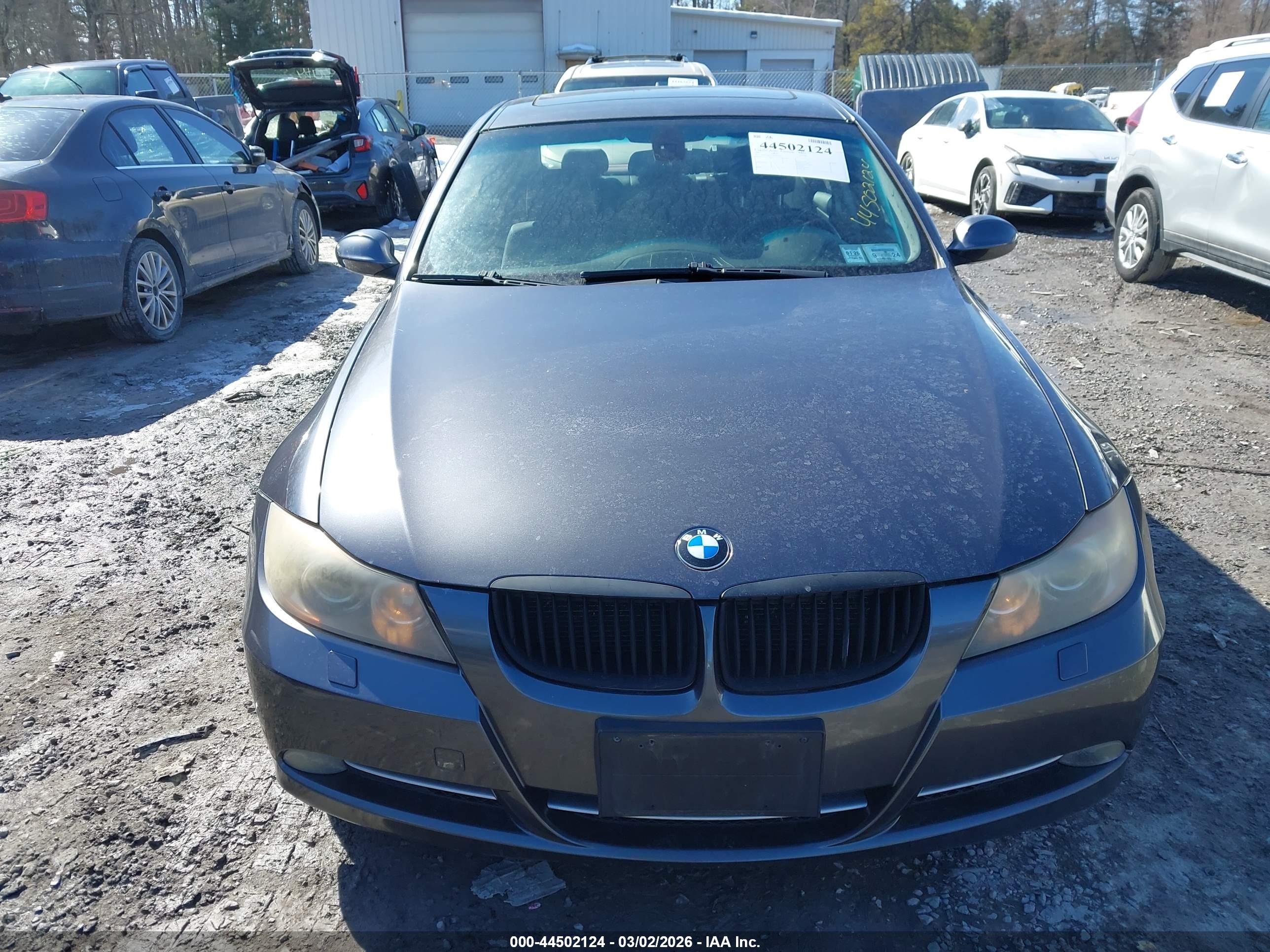 BMW 335XI image 6
