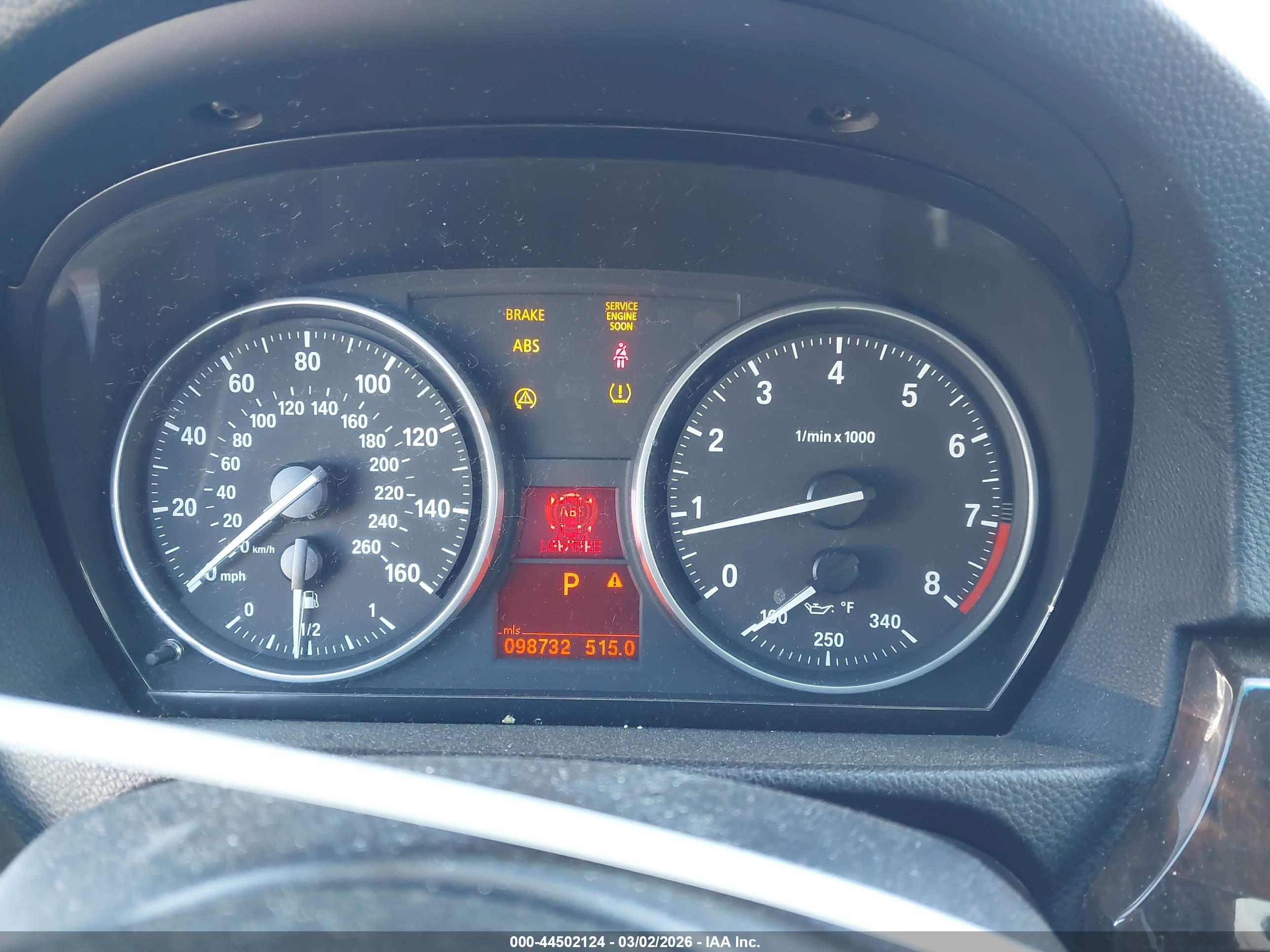 BMW 335XI image 7