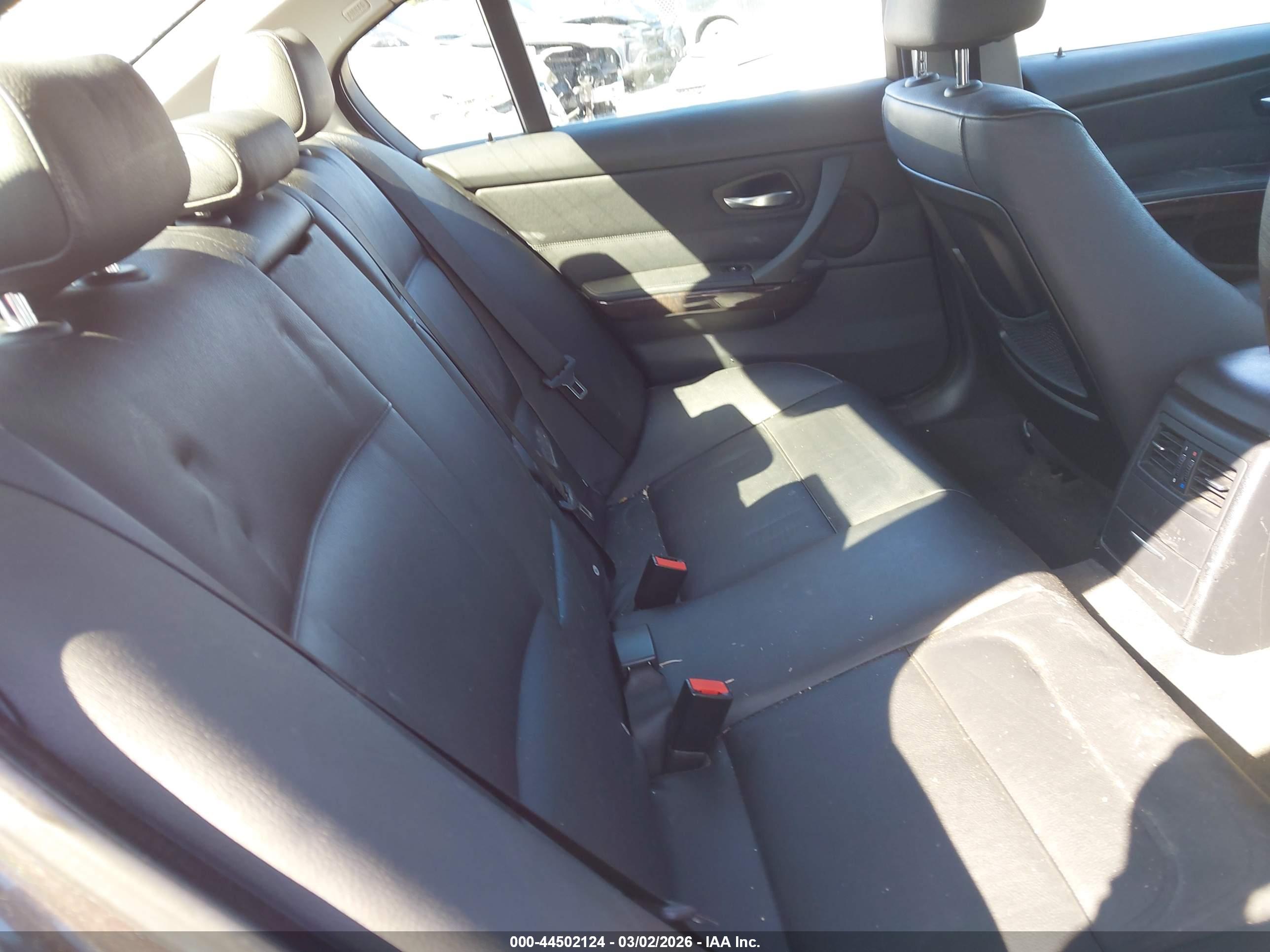 BMW 335XI image 8