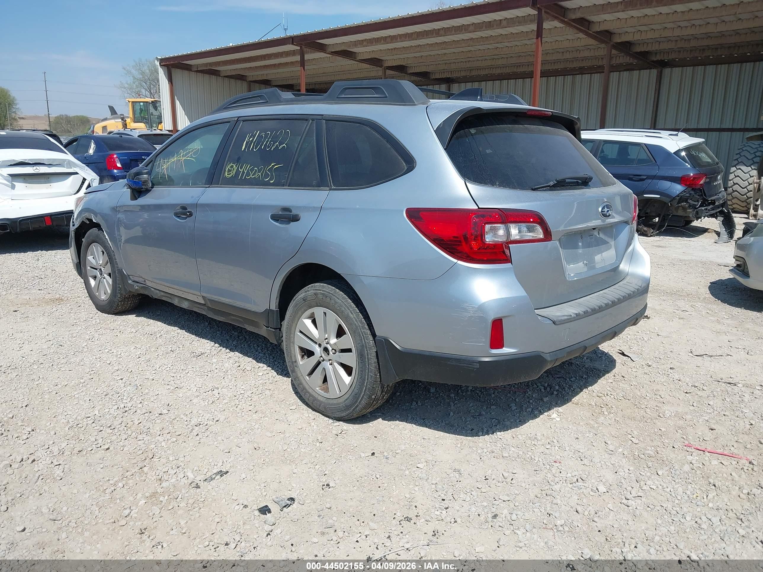 SUBARU OUTBACK image 3
