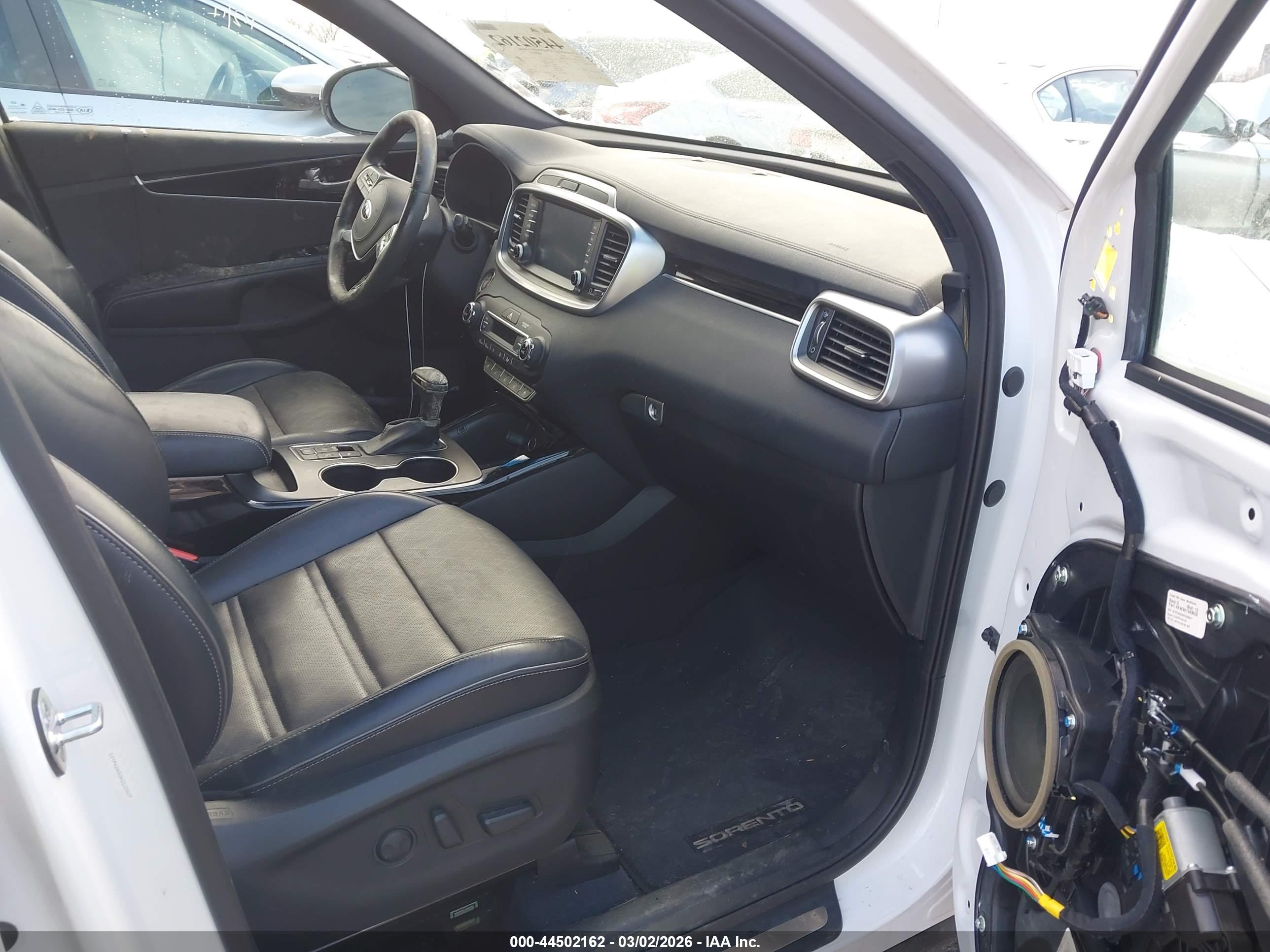 KIA SORENTO image 5