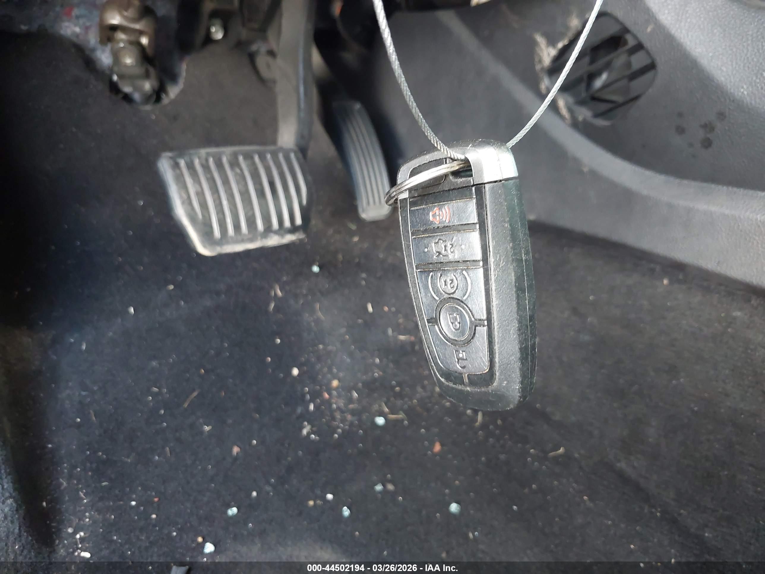 FORD FUSION image 11
