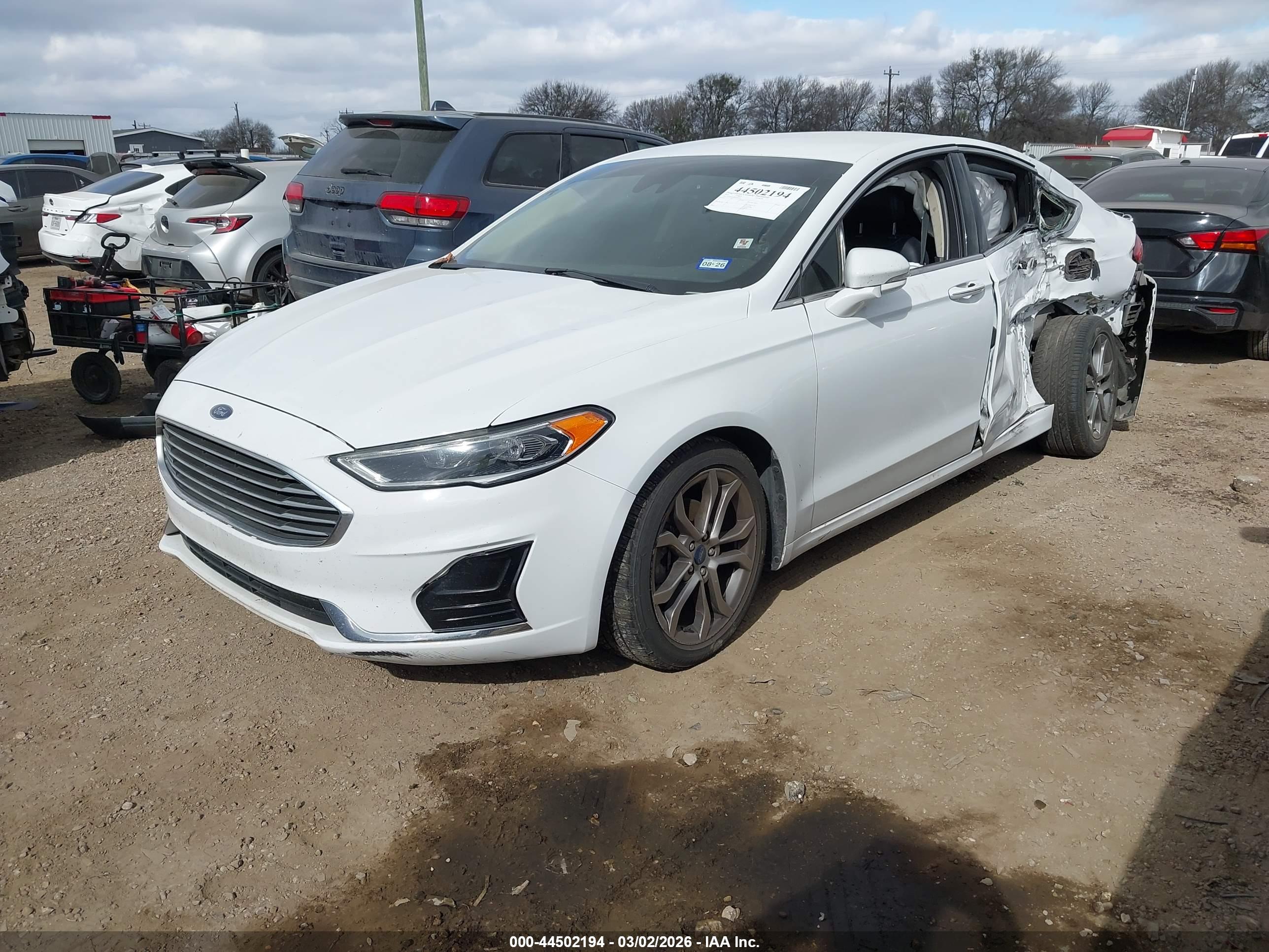 FORD FUSION image 2