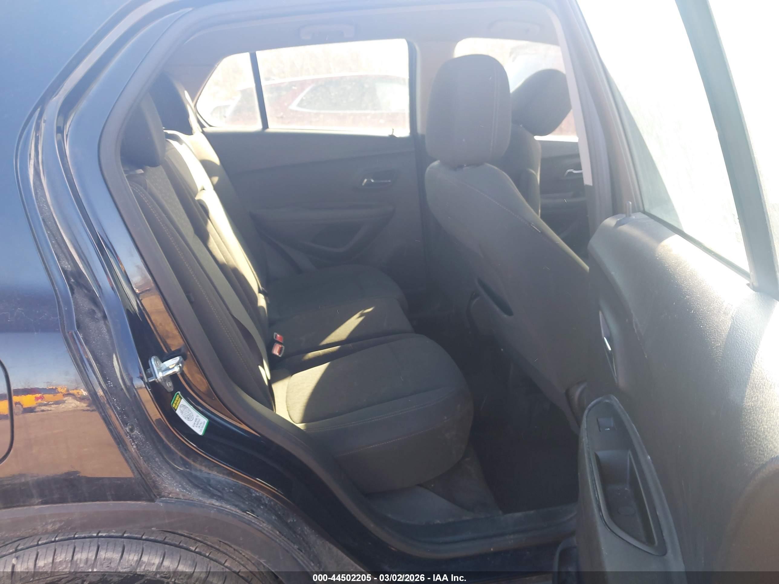 CHEVROLET TRAX image 8