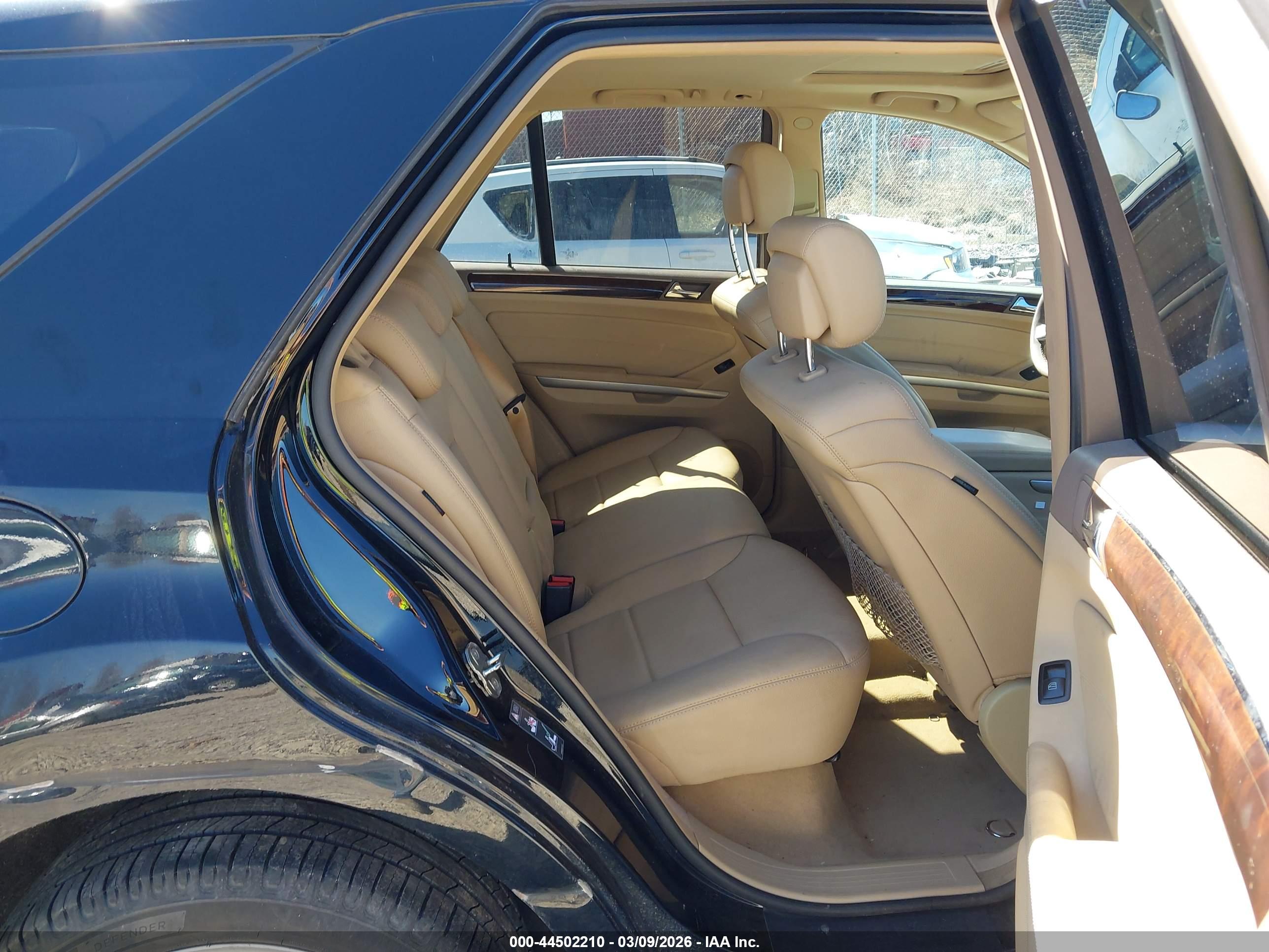 MERCEDES-BENZ ML image 8